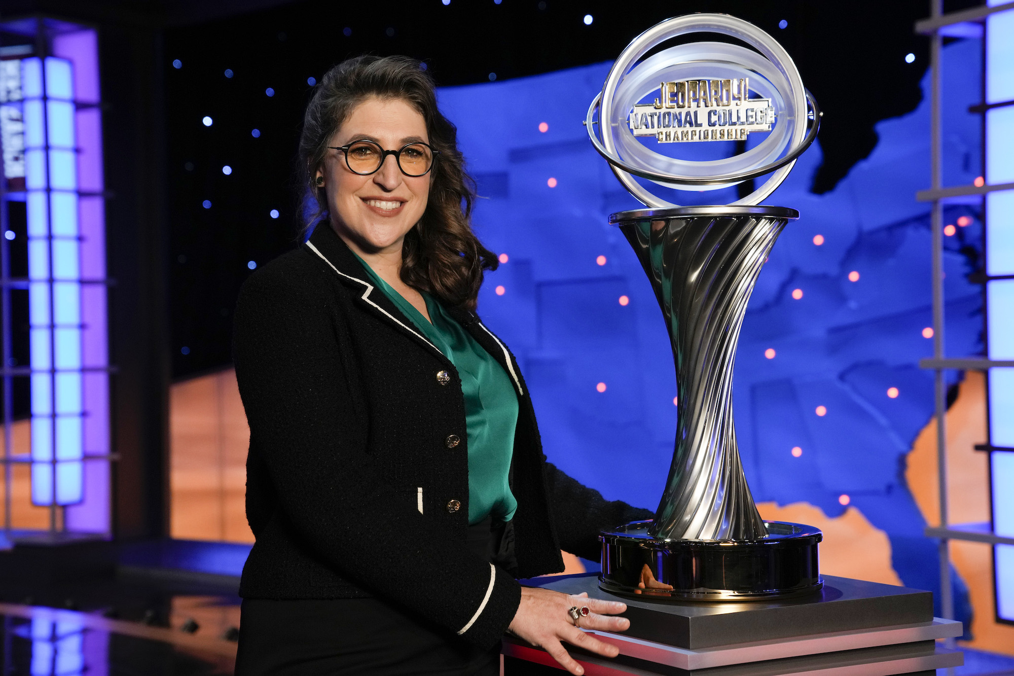 'Jeopardy!': Mayim Bialik Shares 1 Clue Judges Spent 1 Hour Debating