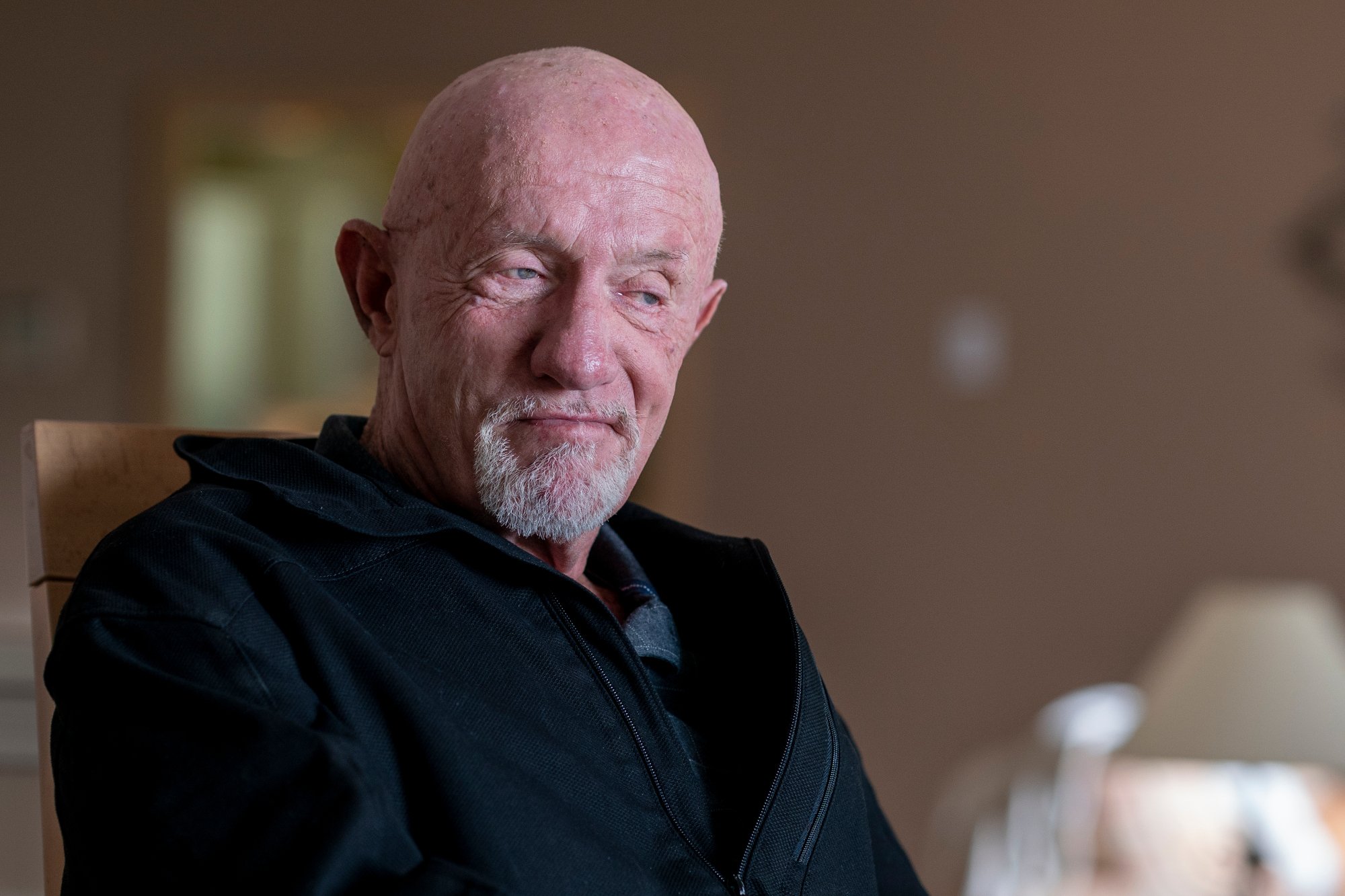 Better Call Saul Jonathan Banks Still Has 1 Major Question About Mike