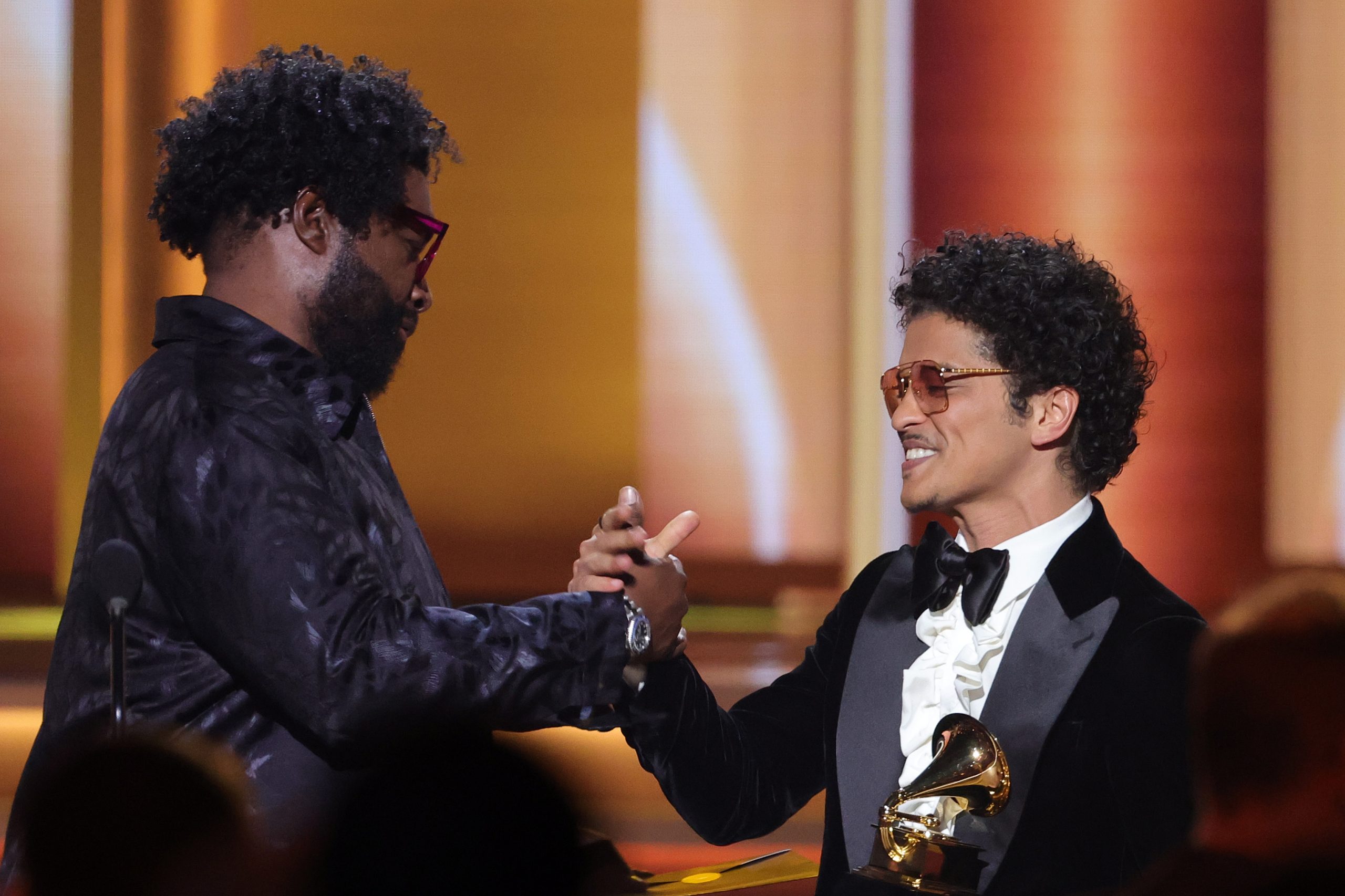 'Leave The Door Open' By Silk Sonic Wins 2022 Grammy Award For Song Of ...