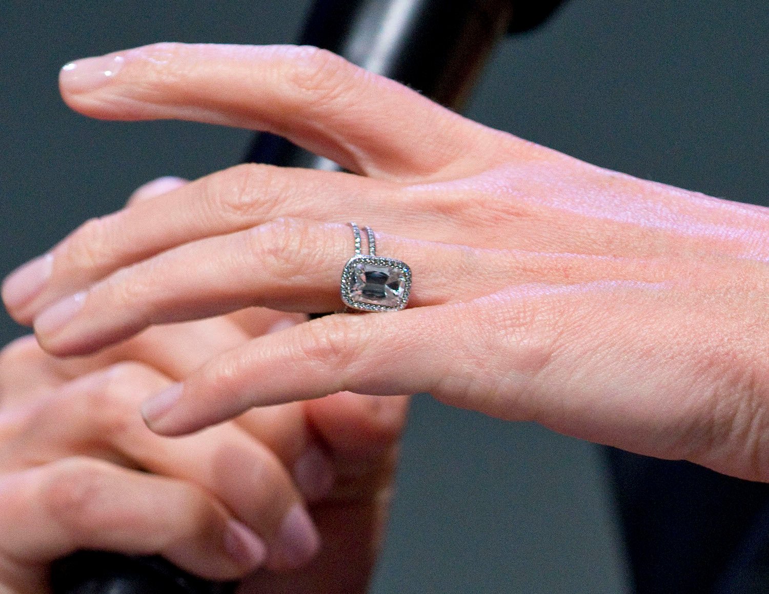 Inside Gwyneth Paltrow&rsquo;s 3 Engagement Rings From Brad Pitt, Chris