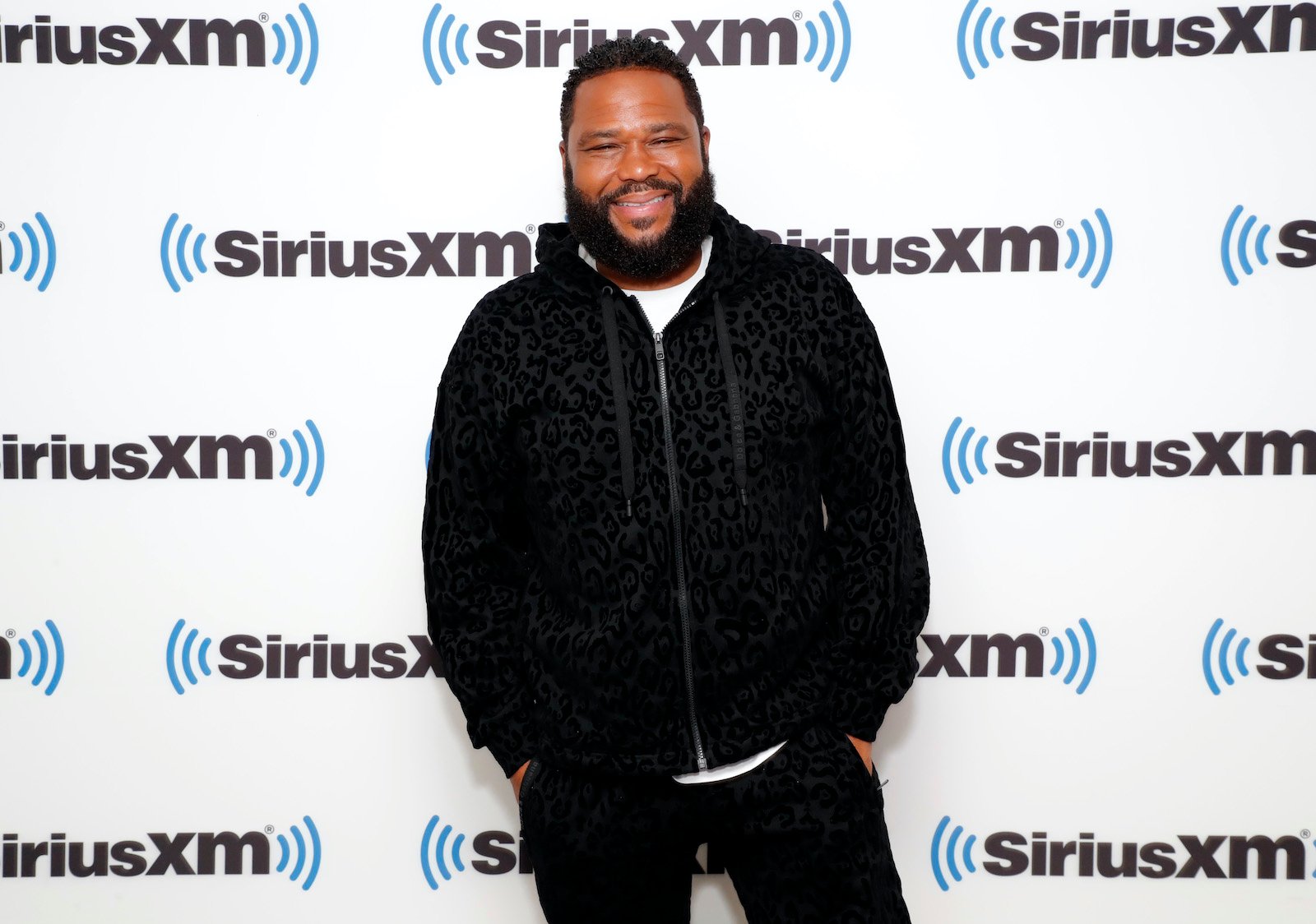 Anthony Anderson smiles during a visit to SiriusXM studios 