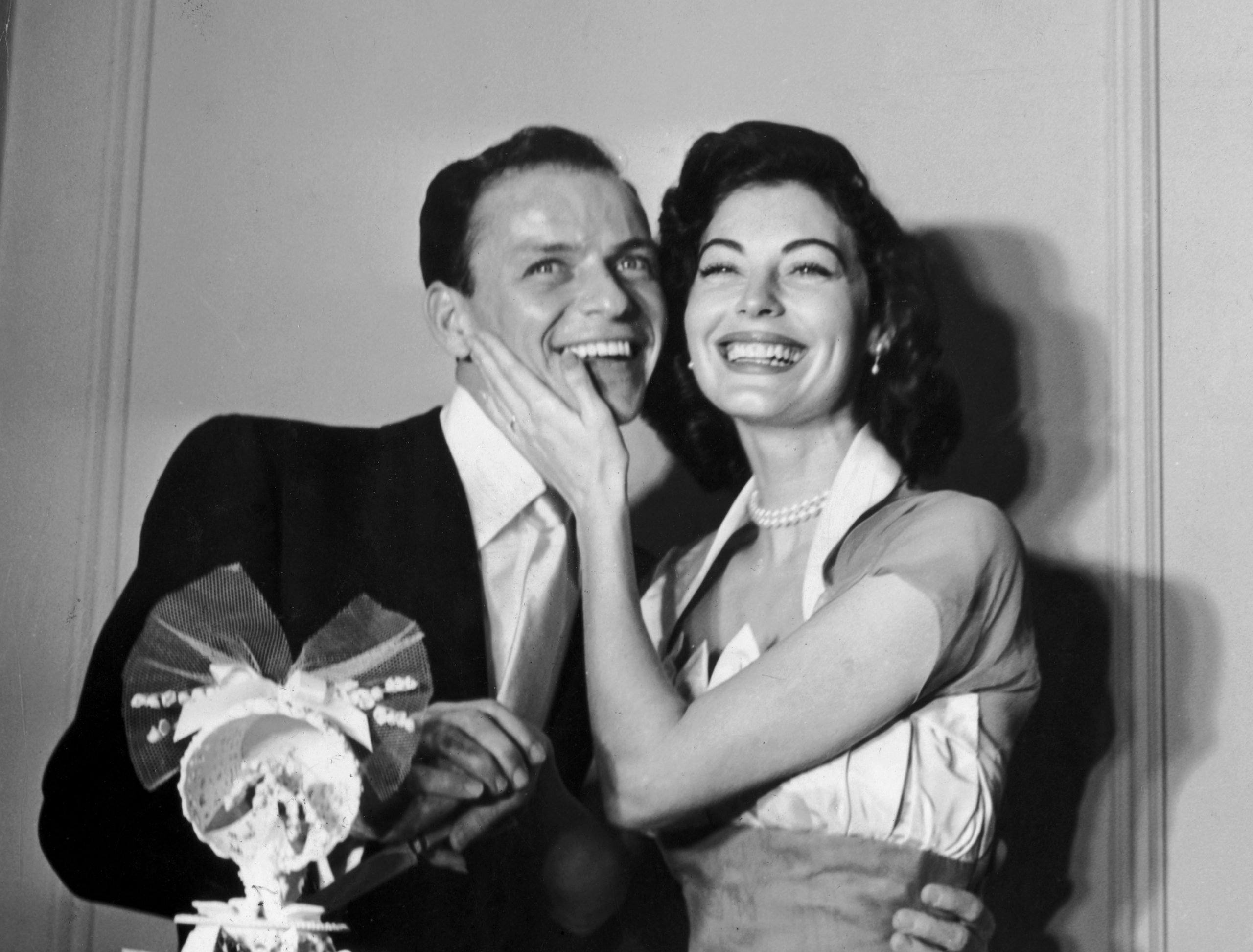 Ava Gardner Got a Letter About Frank Sinatras Infidelity on the Day Before Their Wedding pic