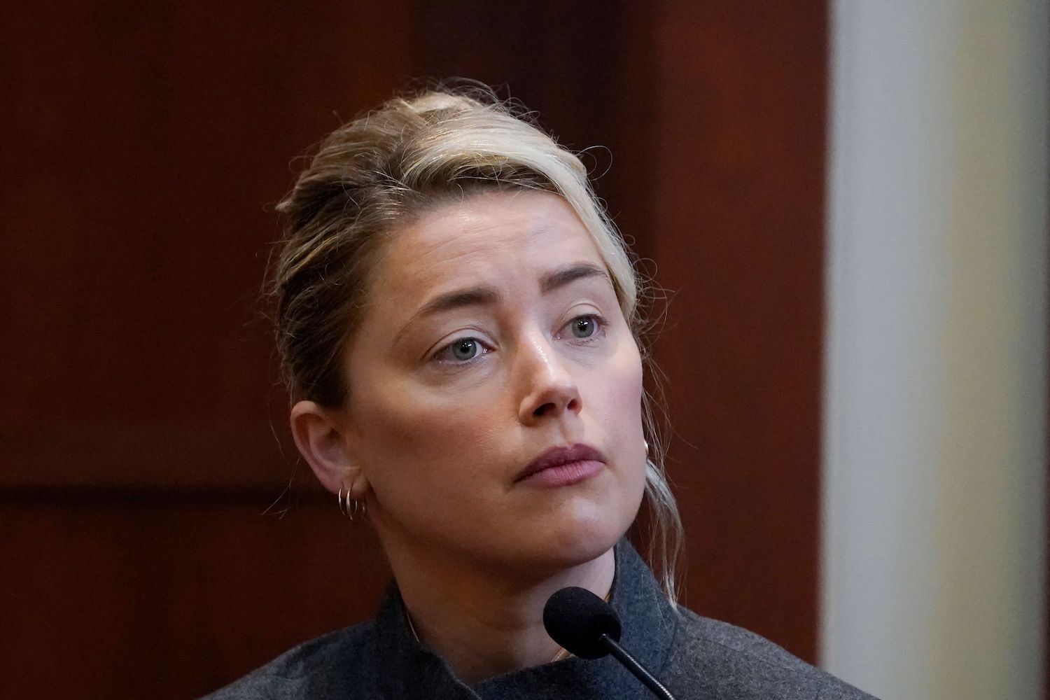 body-language-expert-analyzes-revealing-amber-heard-cross-examination