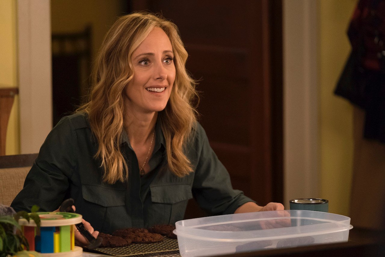 Greys Anatomy Kim Raver On Teddy And Owens Future On The Run You