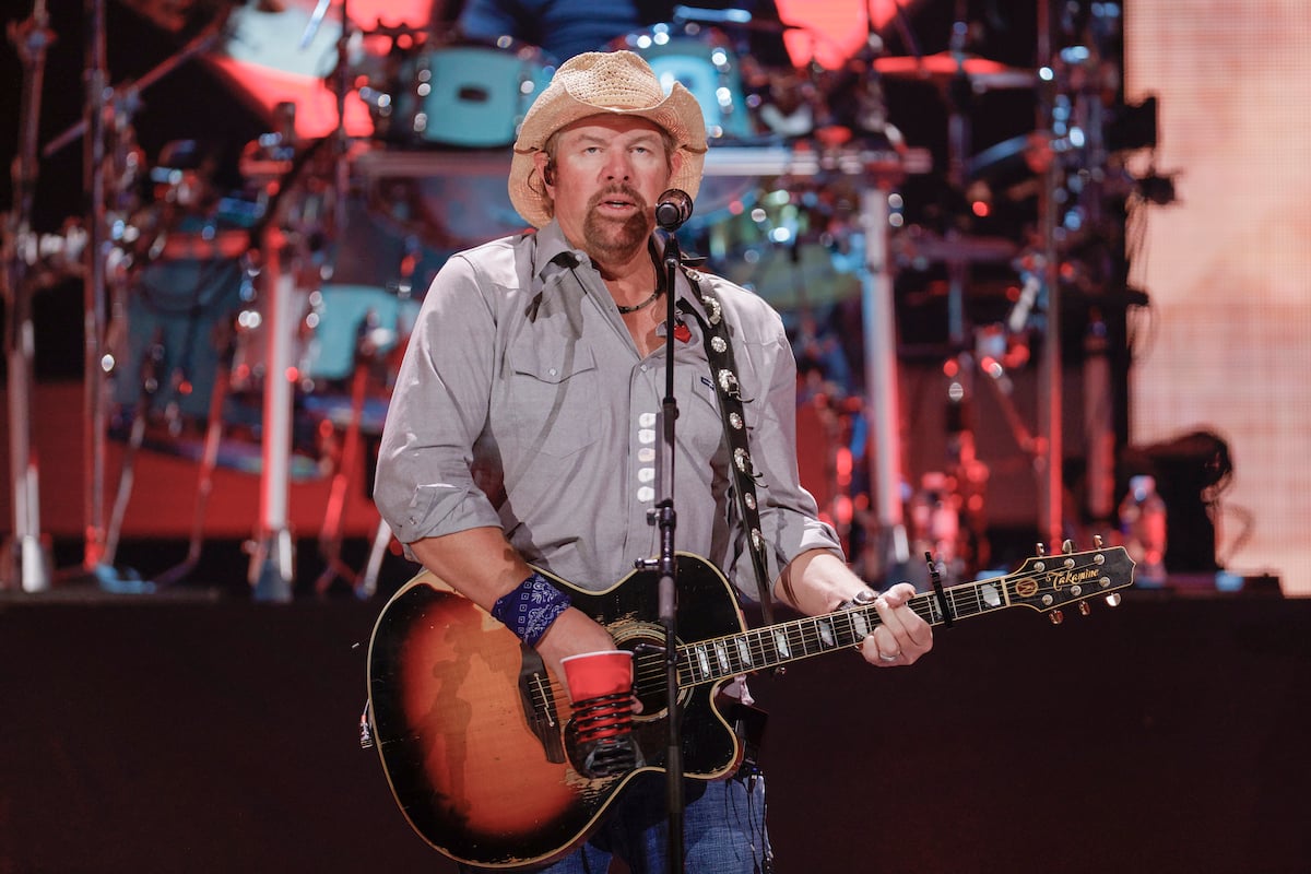 Toby Keith's Fans React to the Country Star's Cancer Diagnosis ...