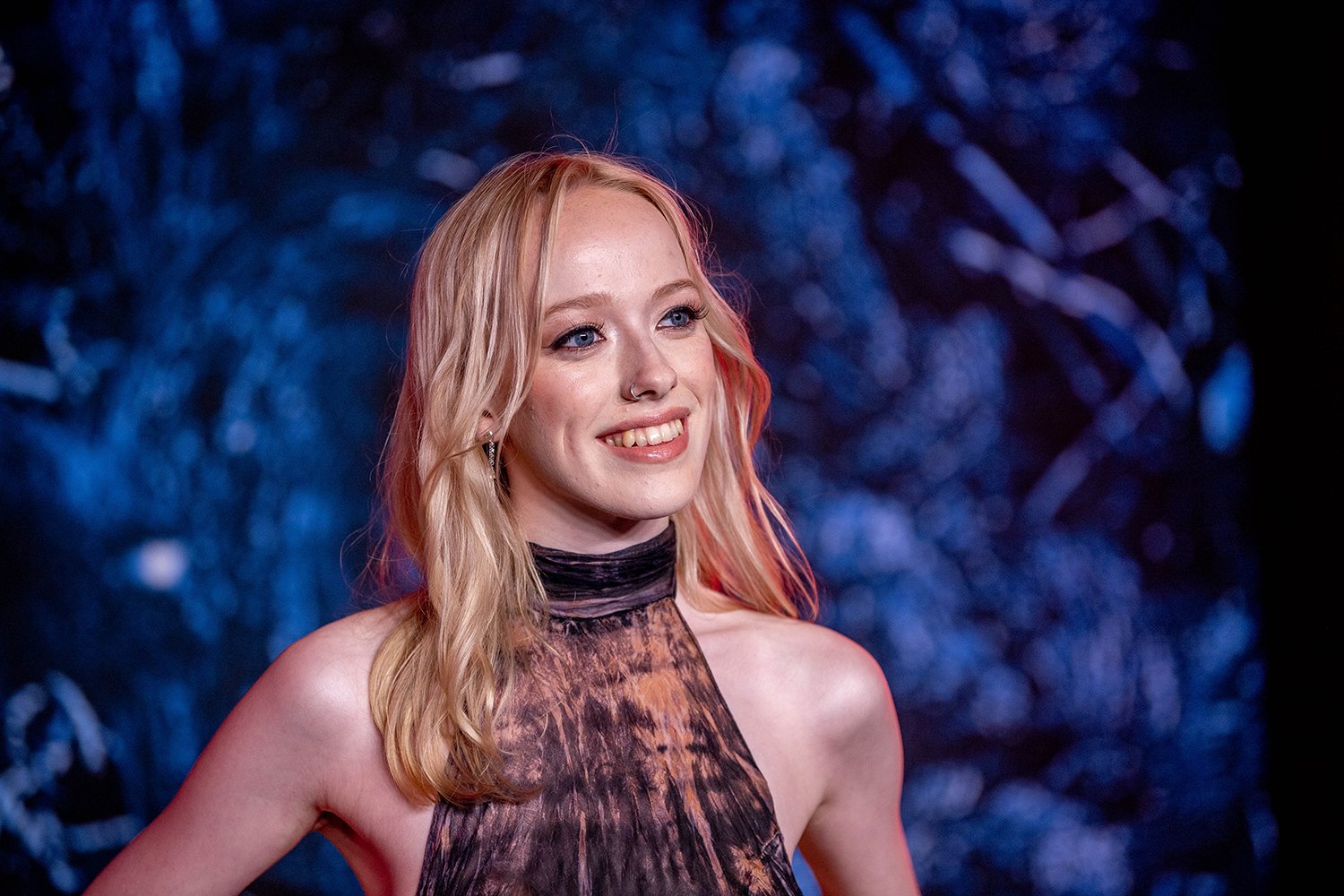 Stranger Things 4 Amybeth Mcnulty Teases More Vickie Moments In Volume 2