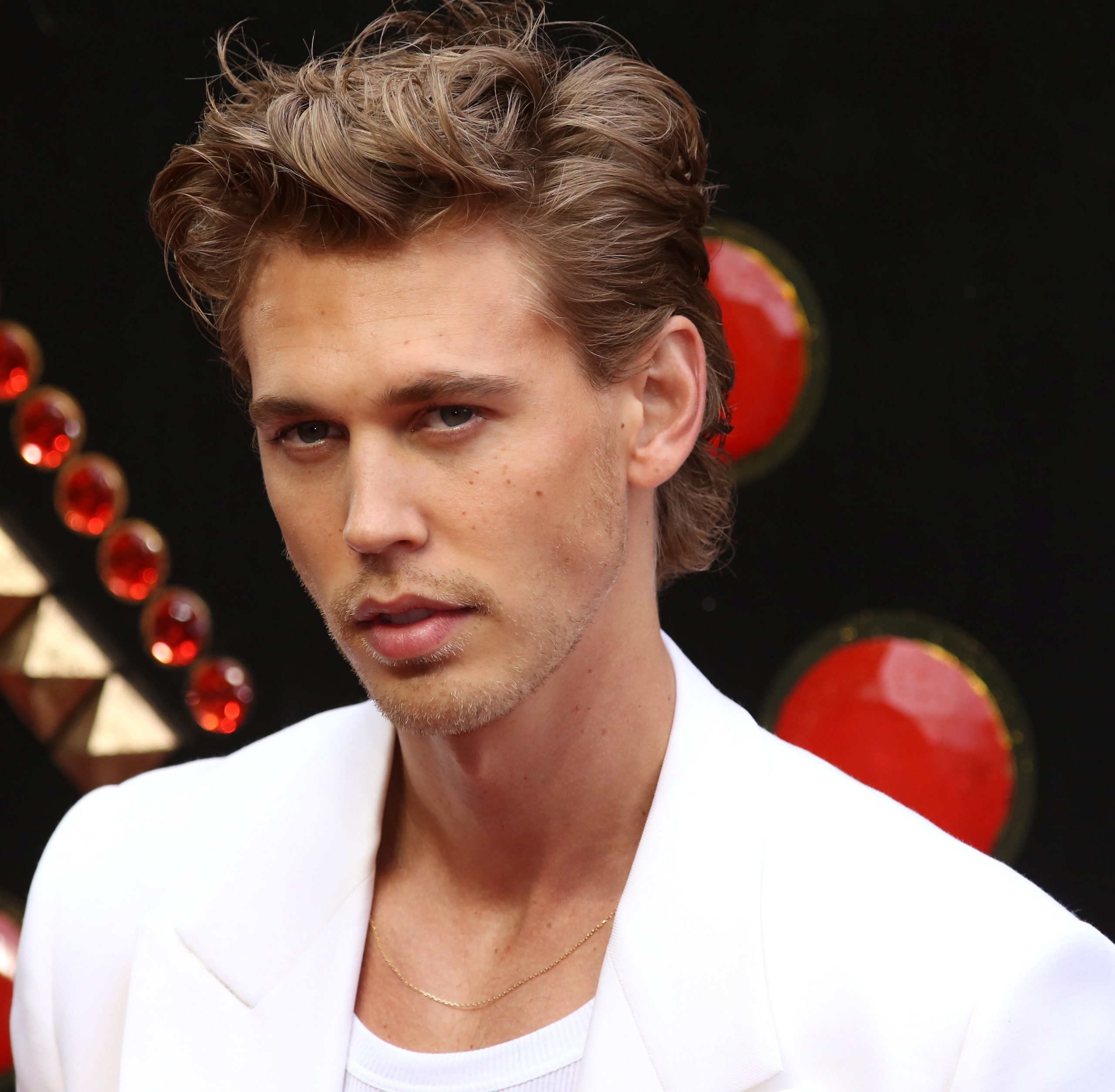 Austin Butler 'Couldn't Breathe' When He Recreated Elvis Presley's ...