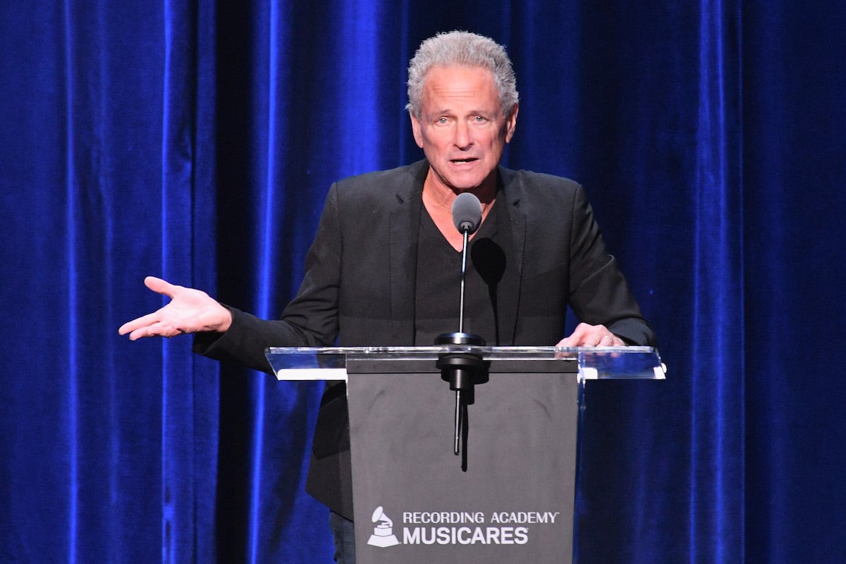 Lindsey Buckingham Told This Fleetwood Mac Bandmate To ‘just Write