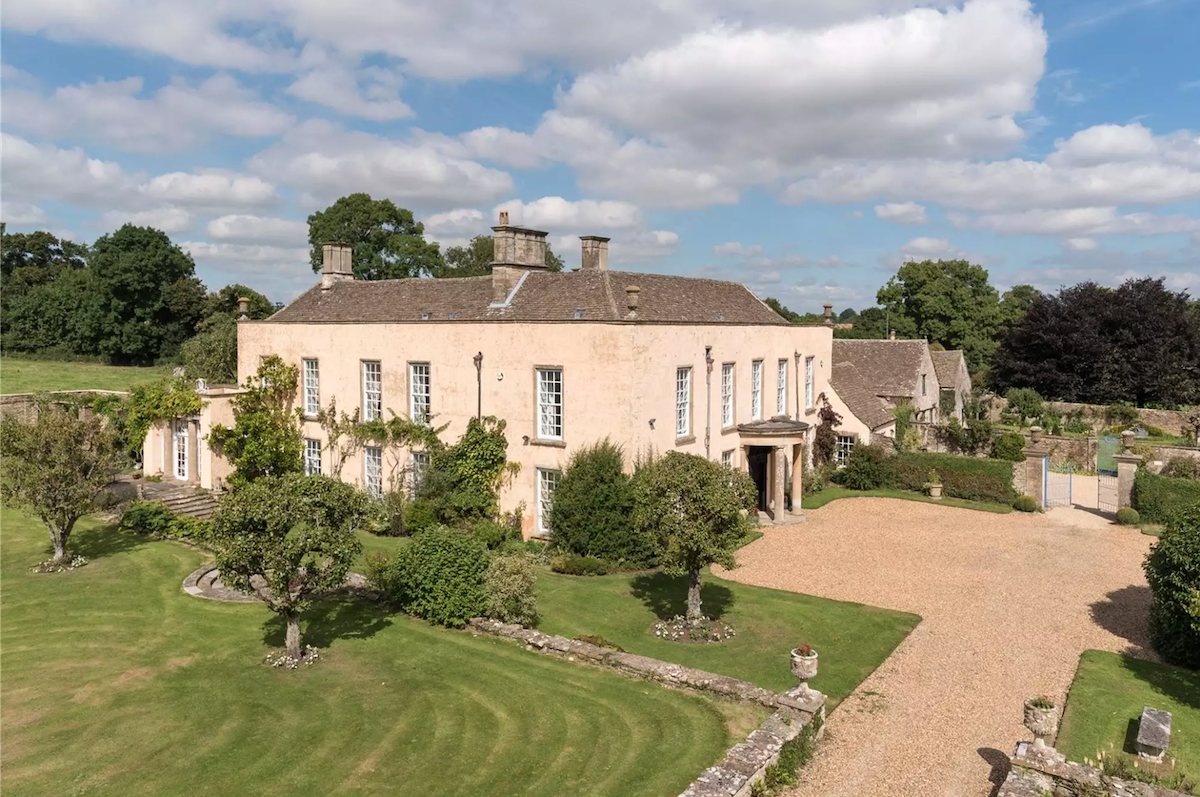 You Can Buy the Bennet Family's House From the 1995 'Pride & Prejudice ...