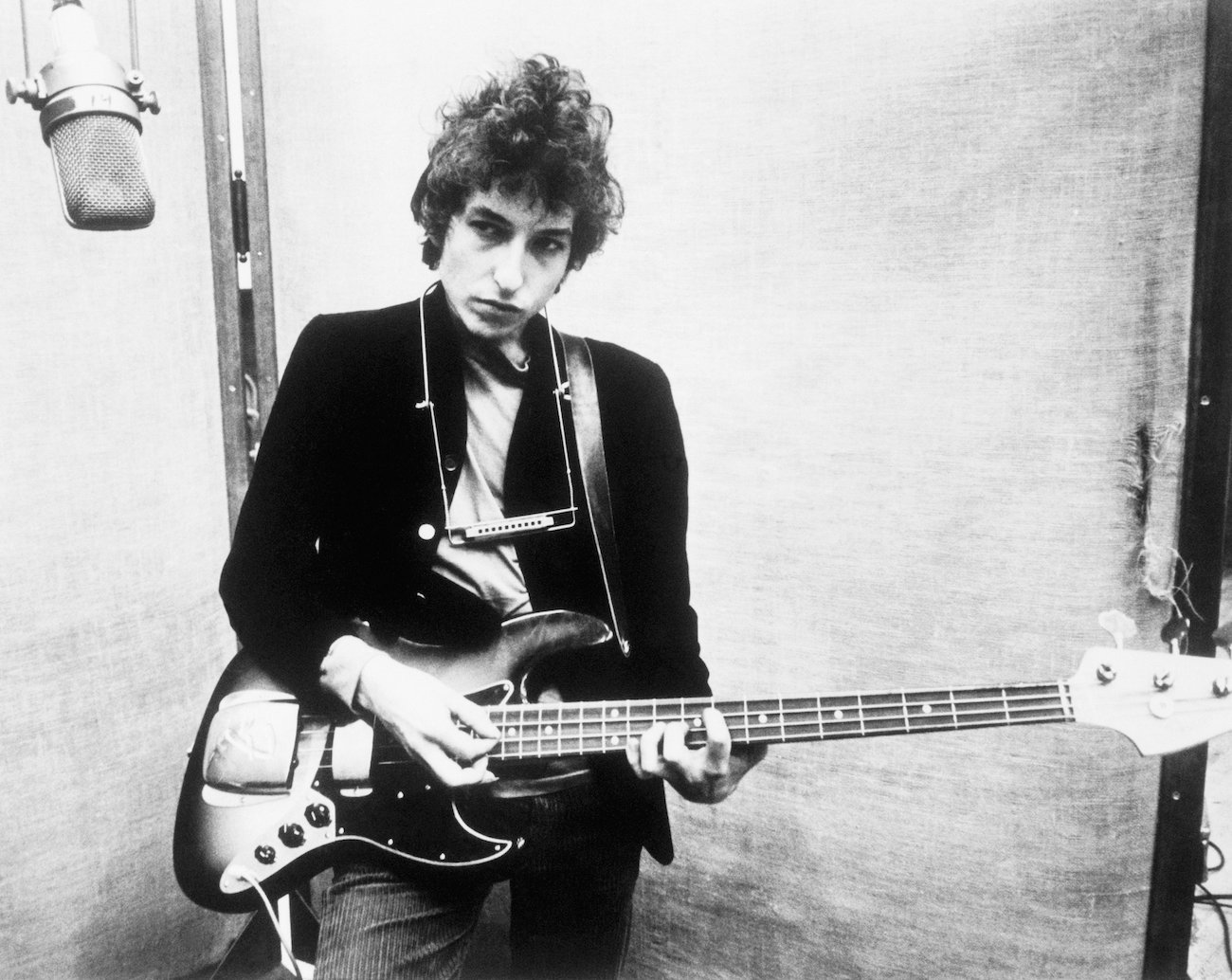 Bob Dylan posin in 1967.