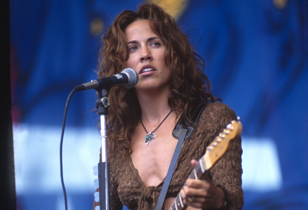 the-closest-sheryl-crow-came-to-a-no-1-hit-song-was-1994-s-all-i-wanna-do-but-a-popular-r-b