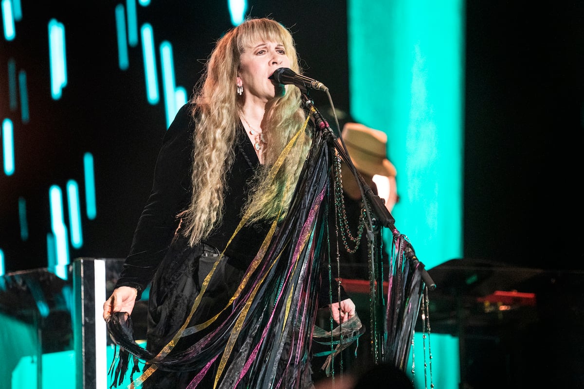 the-tragic-story-behind-stevie-nicks-song-has-anyone-ever-written