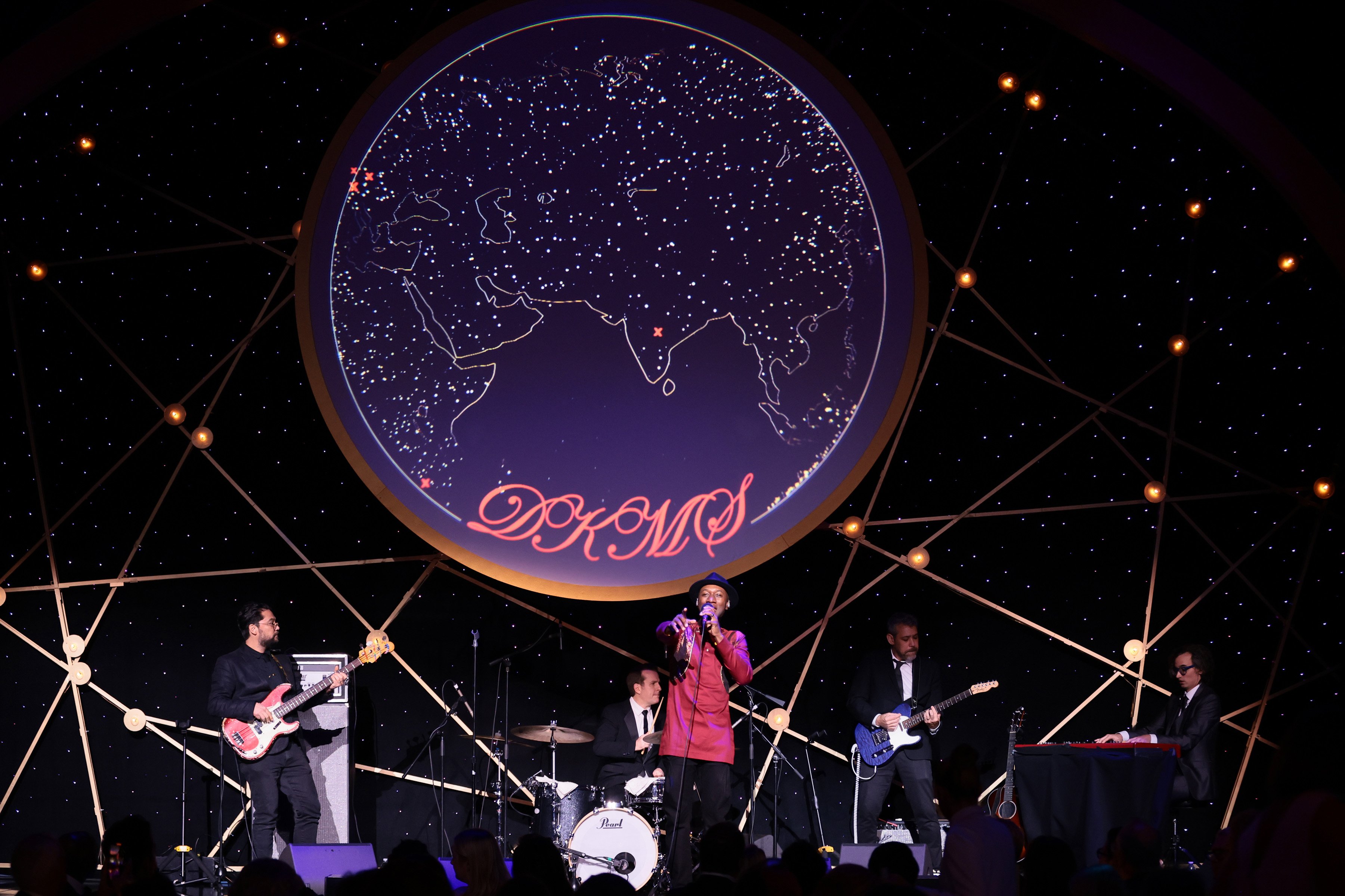 Aloe Blacc performs during the DKMS Gala 2022