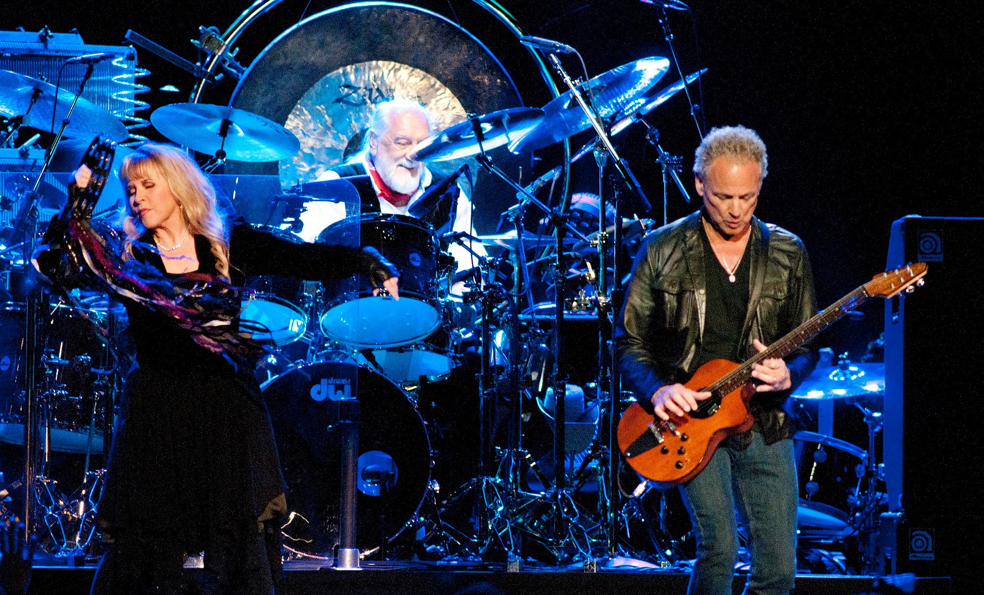 Lindsey Buckingham May Have Attacked Stevie Nicks On Stage In 1980 Due