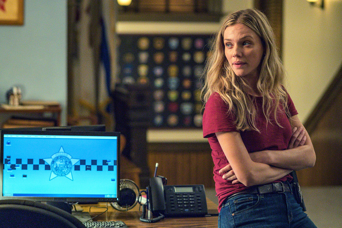 Chicago P D Tracy Spiridakos Experience With Anxiety Helped Her Film An Intense Panic Attack Scene
