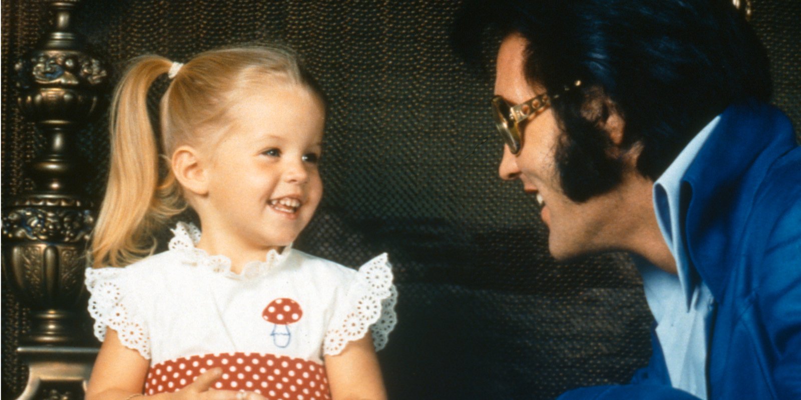 Lisa Marie Presley Says Elvis Presleys Graceland Bedroom ‘is The One Place I Feel The Safest