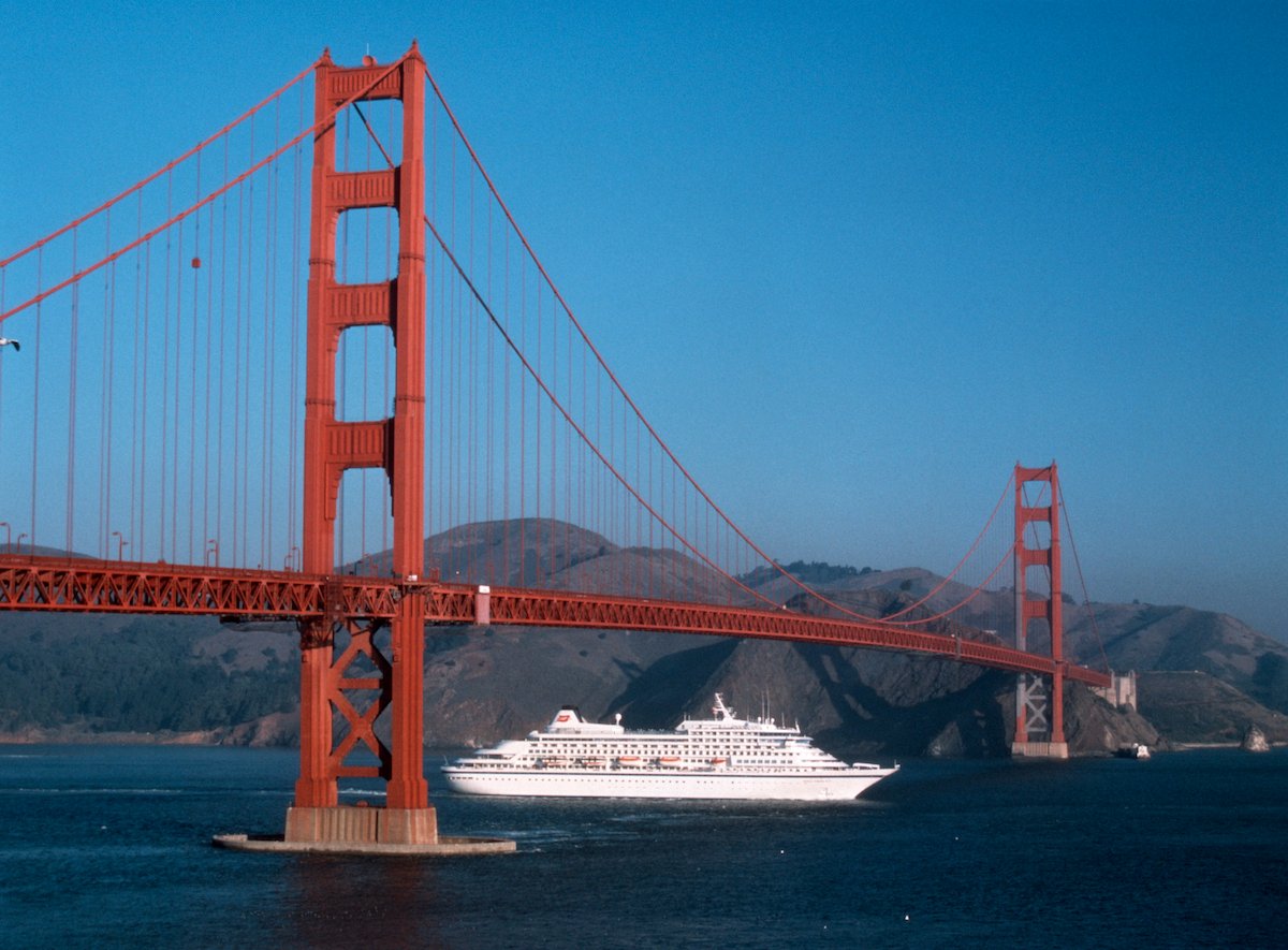 'Real World: San Francisco': Cruise ship sails under Golden Gate Bridge