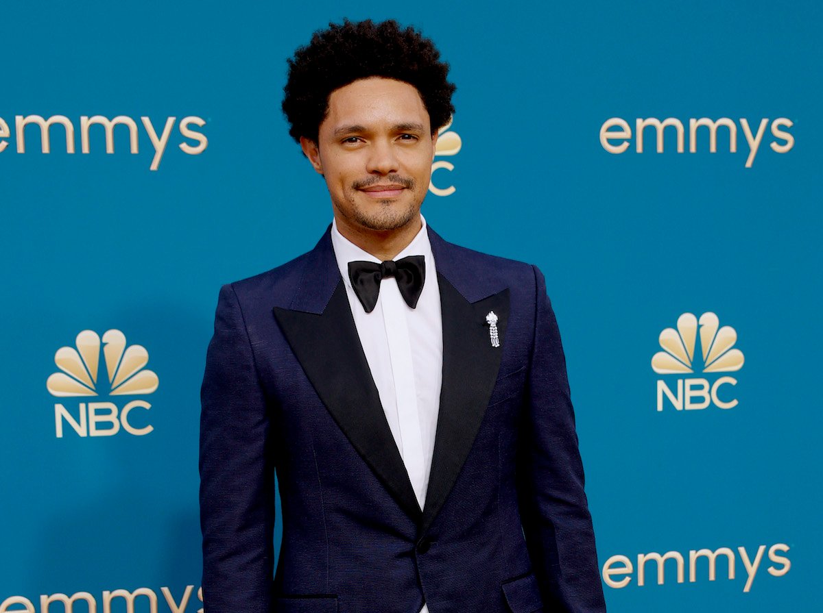 Trevor Noah in a tux at the Emmy Awards in 2022