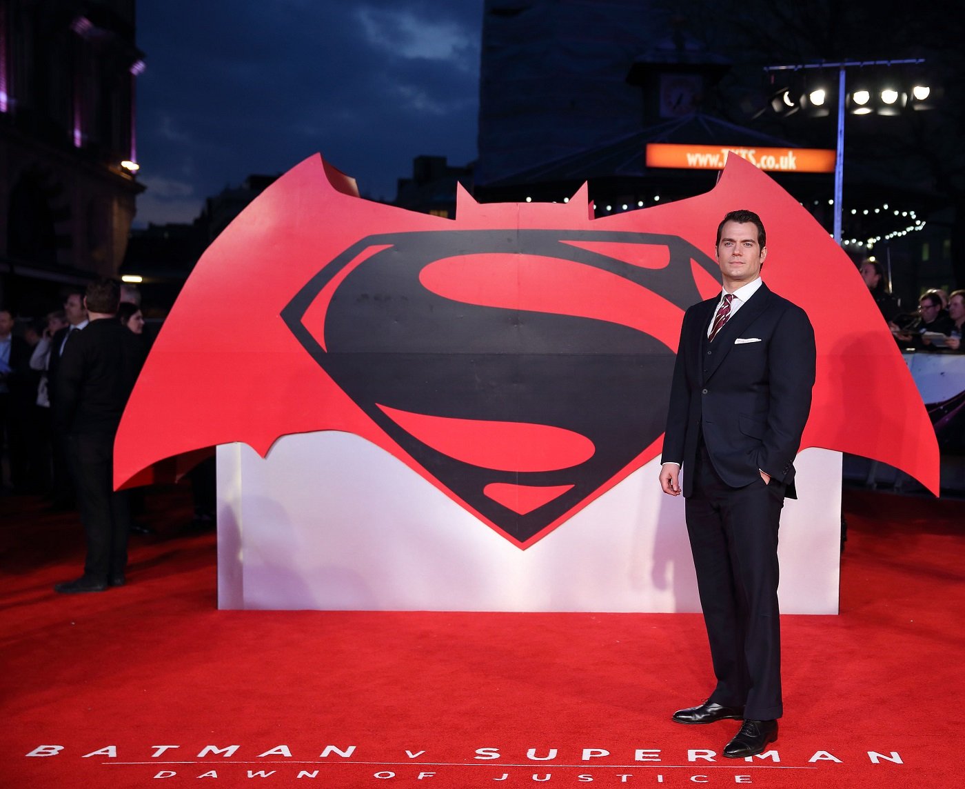 Henry Cavill Reportedly Signed To Star In More Superman Movies