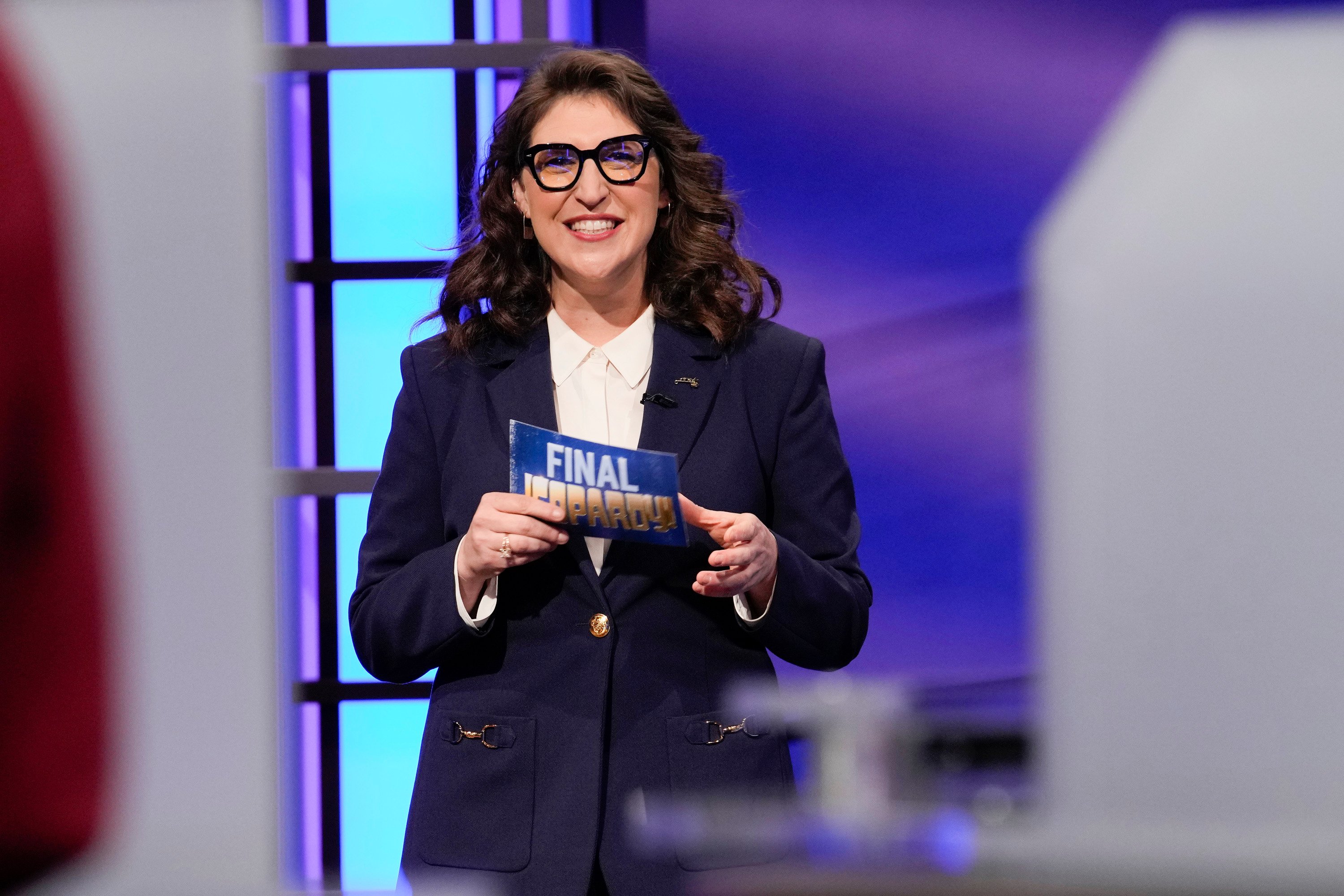 Mayim Bialik Has Therapy Twice a Week to 'Regulate' Her 'Jeopardy ...