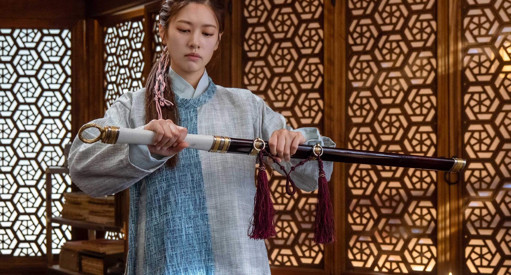 Mu-deok/Nak-su with her sword in 'Alchemy of Souls'