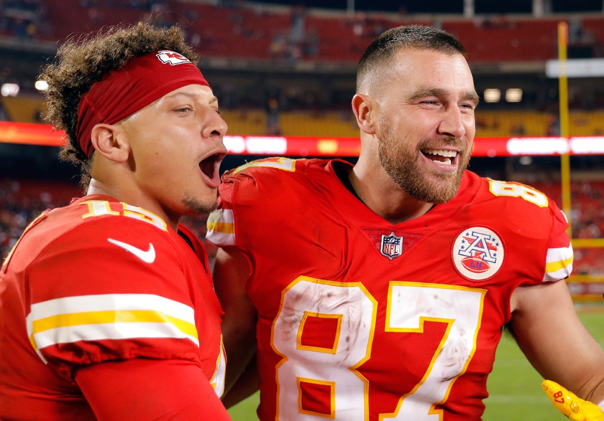 Patrick Mahomes roasts Travis Kelce after star TE botches first pitch at  Cleveland Guardians' home opener