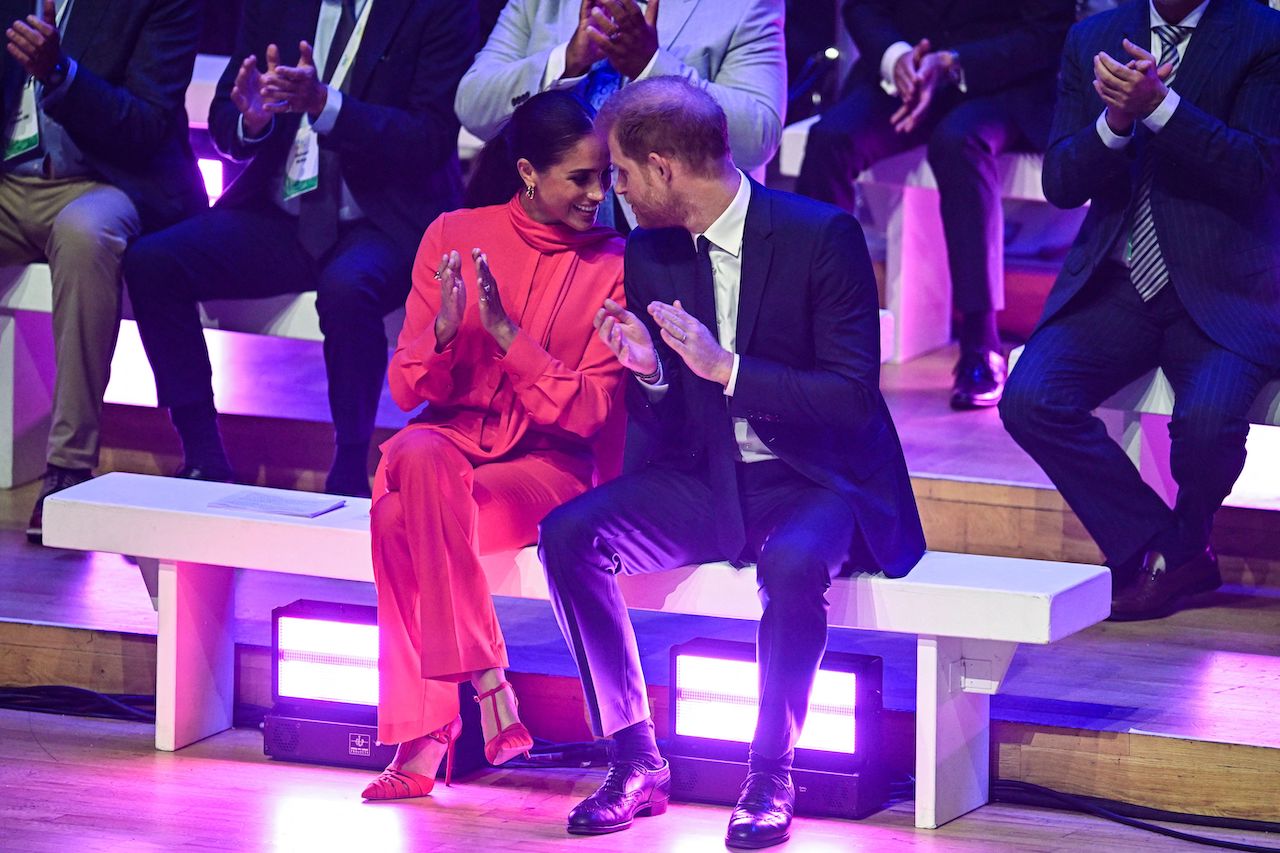 Prince Harry Is A Man Completely Besotted By Breathy Meghan Markle Body Language Expert Says 