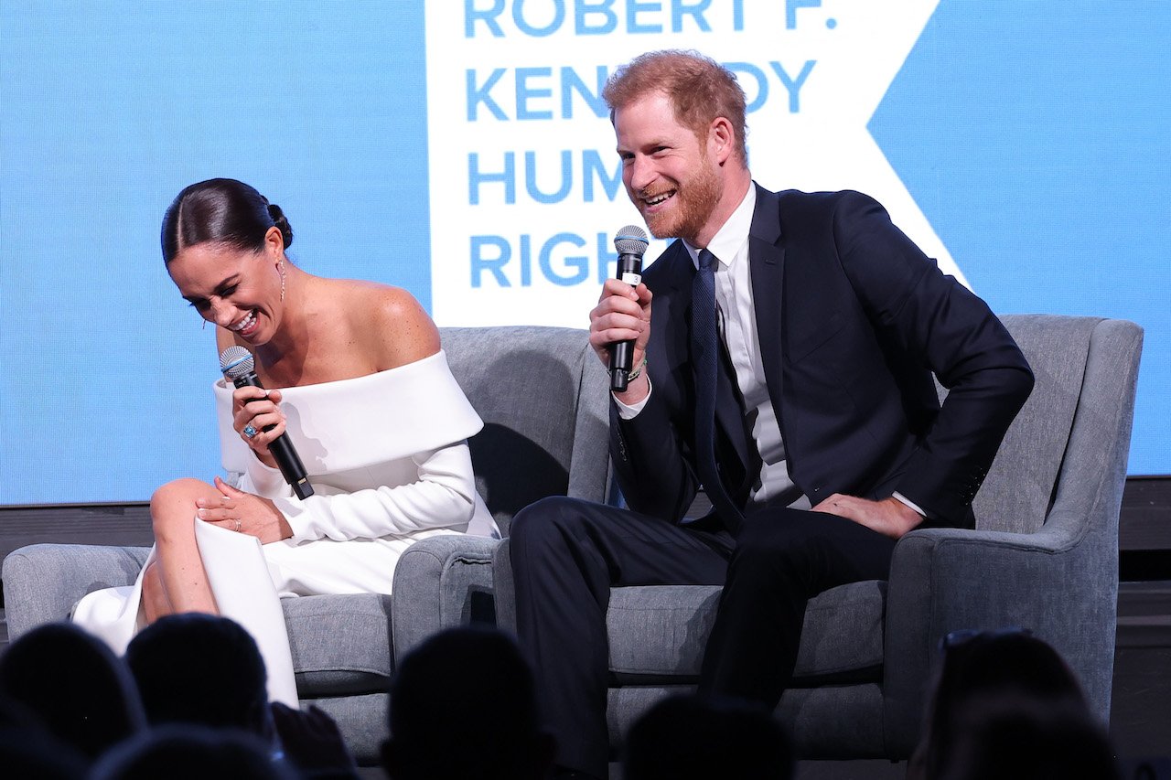 Body Language Expert Notes A Dramatic Shift In Prince Harry And Meghan Markles Relationship