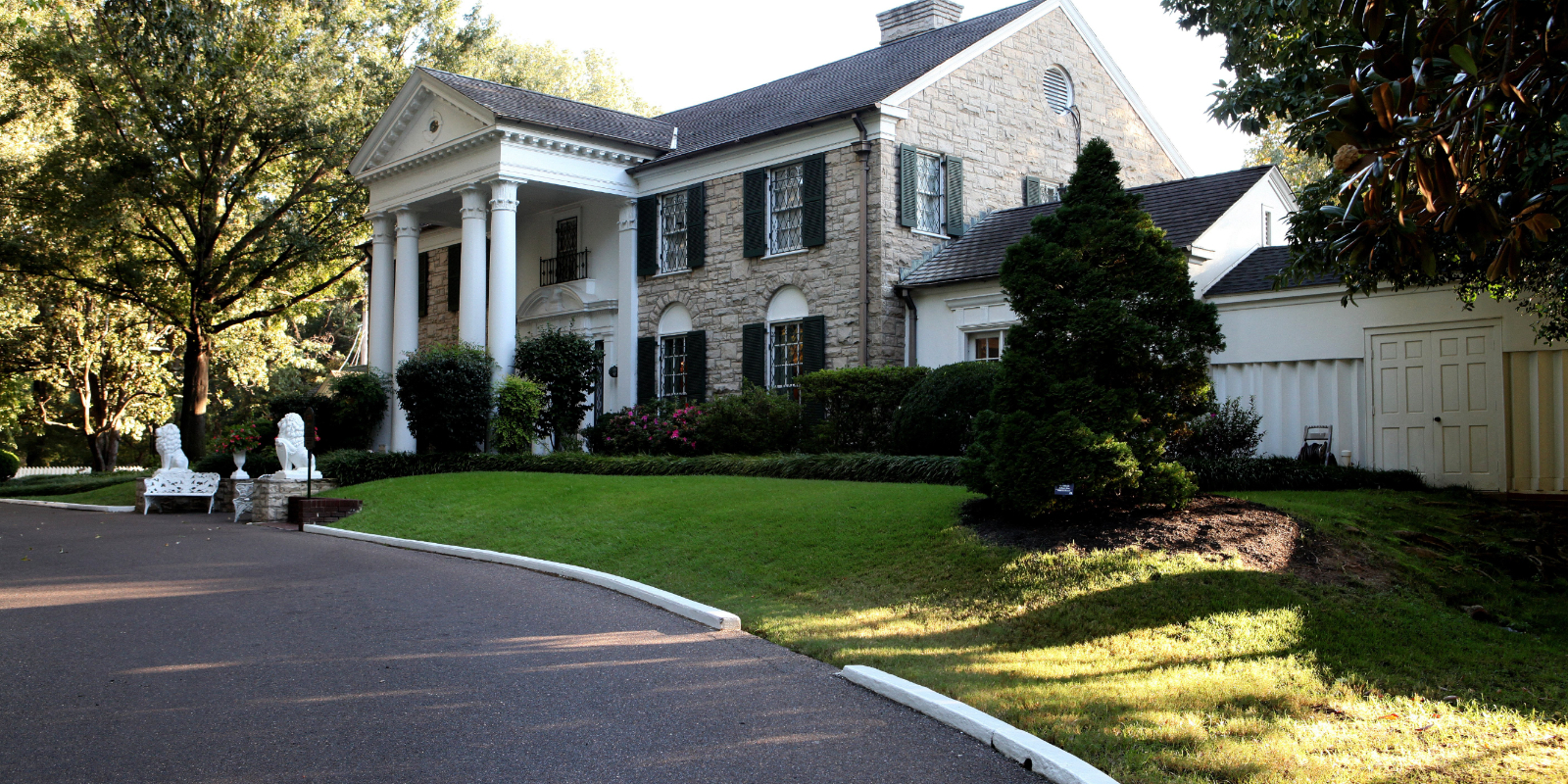 Graceland Mansion photographed in 2016.