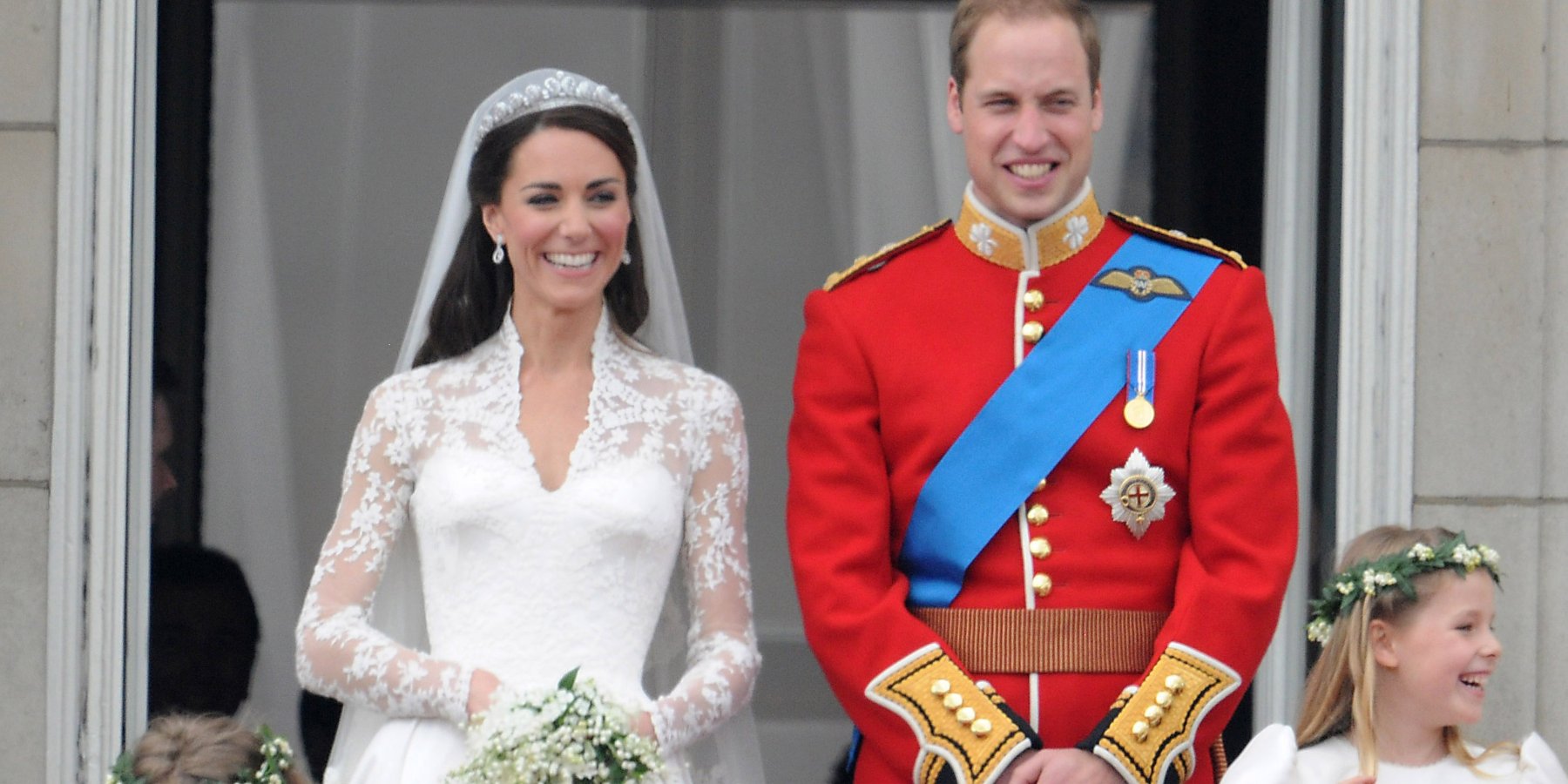 Kate Middleton And Prince Williams Hidden Surprise In Never Before Seen Wedding Photo 6393