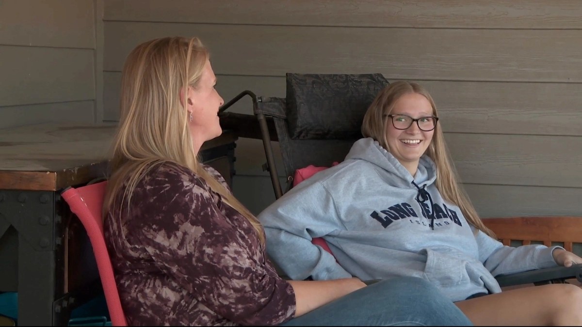 Christine Brown sitting outside of her house with her daughter Ysabel Brown on ‘Sister Wives’ Season 16 on TLC.