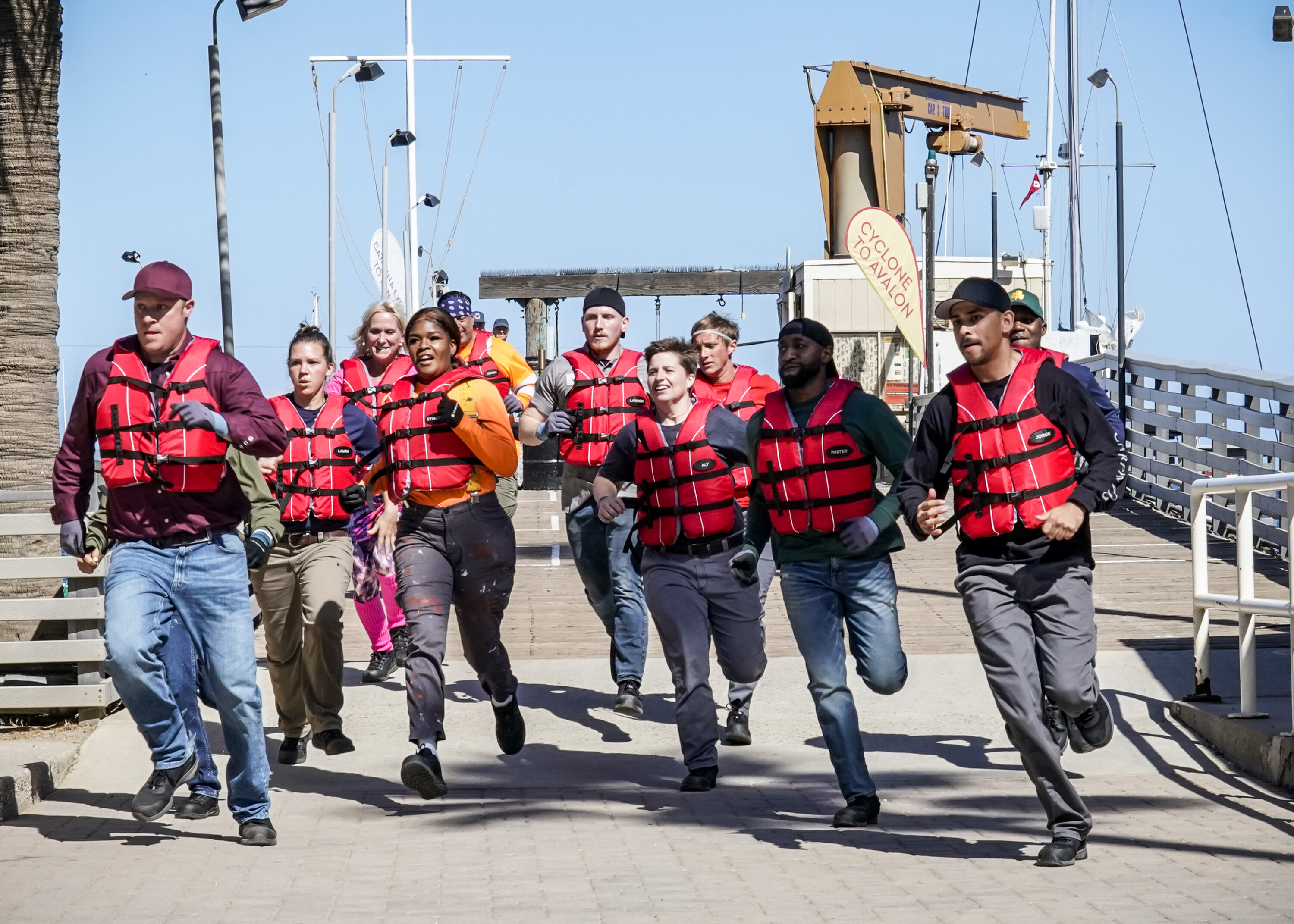 Tough as Nails Season 4 cast running during premiere episode