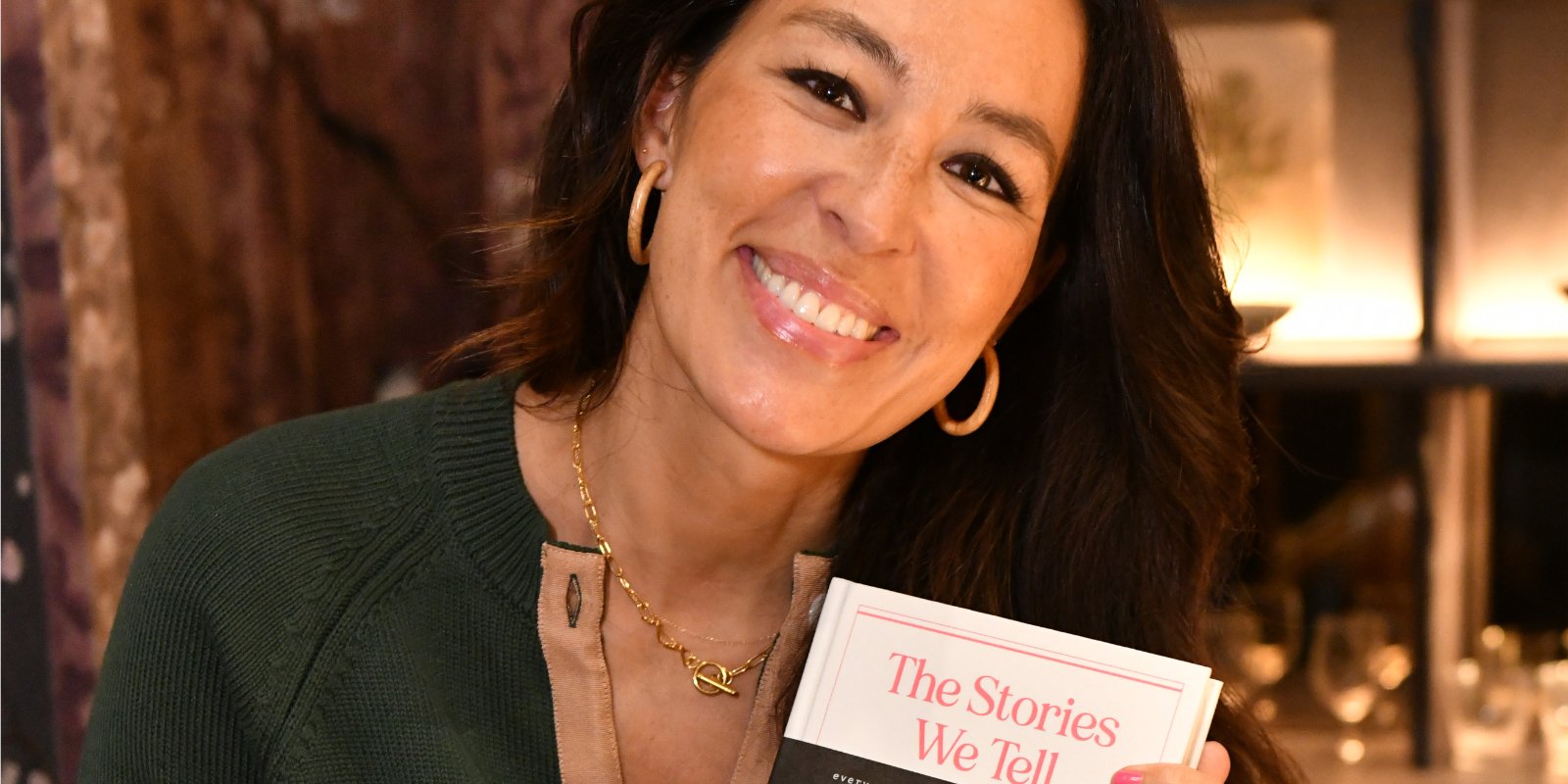 Joanna Gaines Craves Presence In 2023 Recognizing A Moment So   Joanna Gaines Holding Her Book 