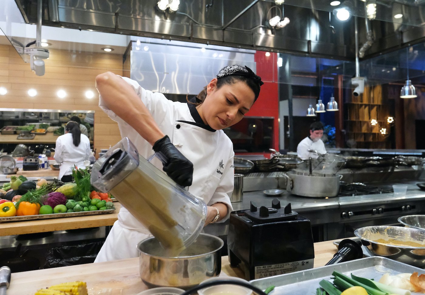 'Hell’s Kitchen Battle of the Ages' Chefs Hunt for Their Mystery Sous