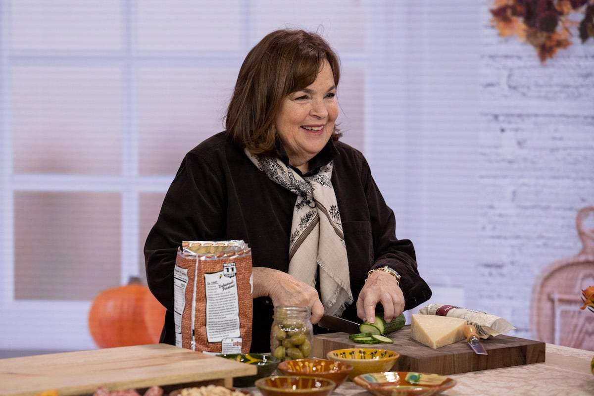 Ina Garten, who has Super Bowl Barefoot Contessa dishes, chops cucumbers and looks on 