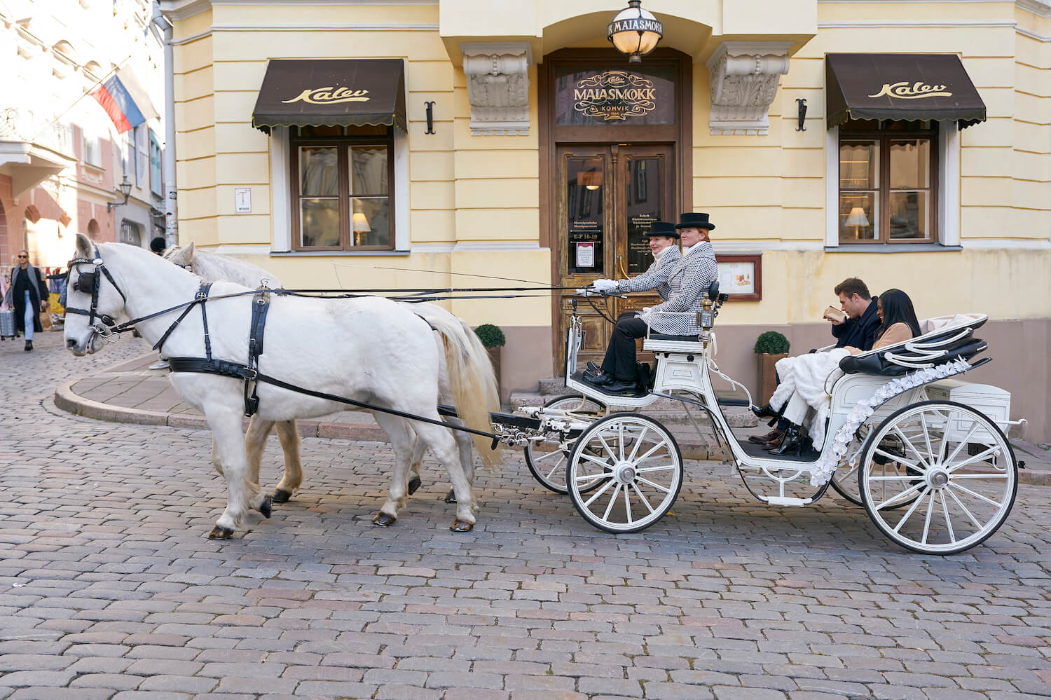 Charity Lawson and Zach Shallcross in a horse-drawn carriage in 'The Bachelor' Season 27 Episode 6