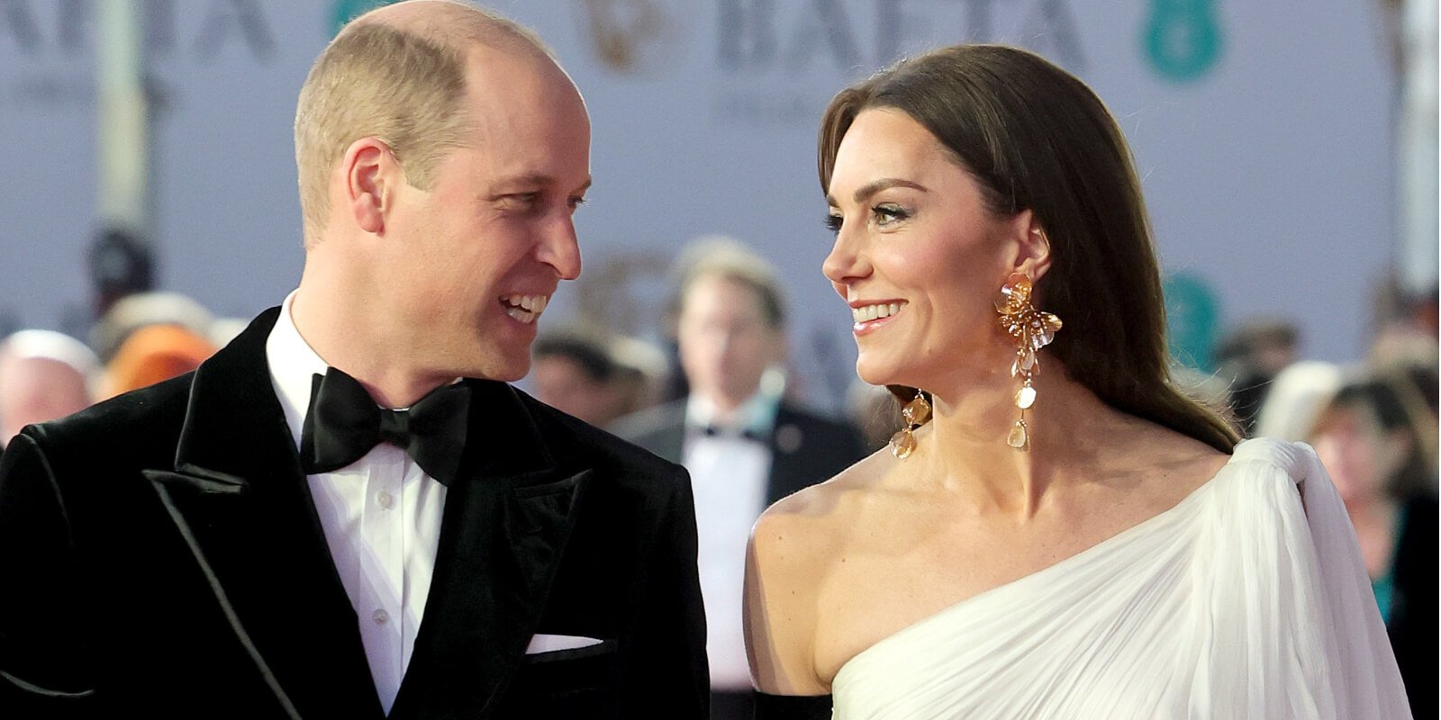 Body Language Expert Claims Prince William and Kate Middleton's PDA Is ...