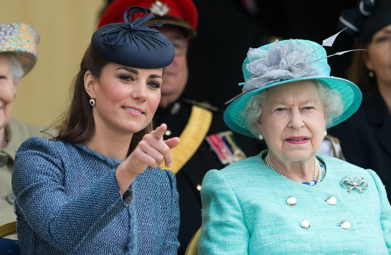 Queen Elizabeth Was 'Phenomenal Mentor' to Kate Middleton, Made Sure ...