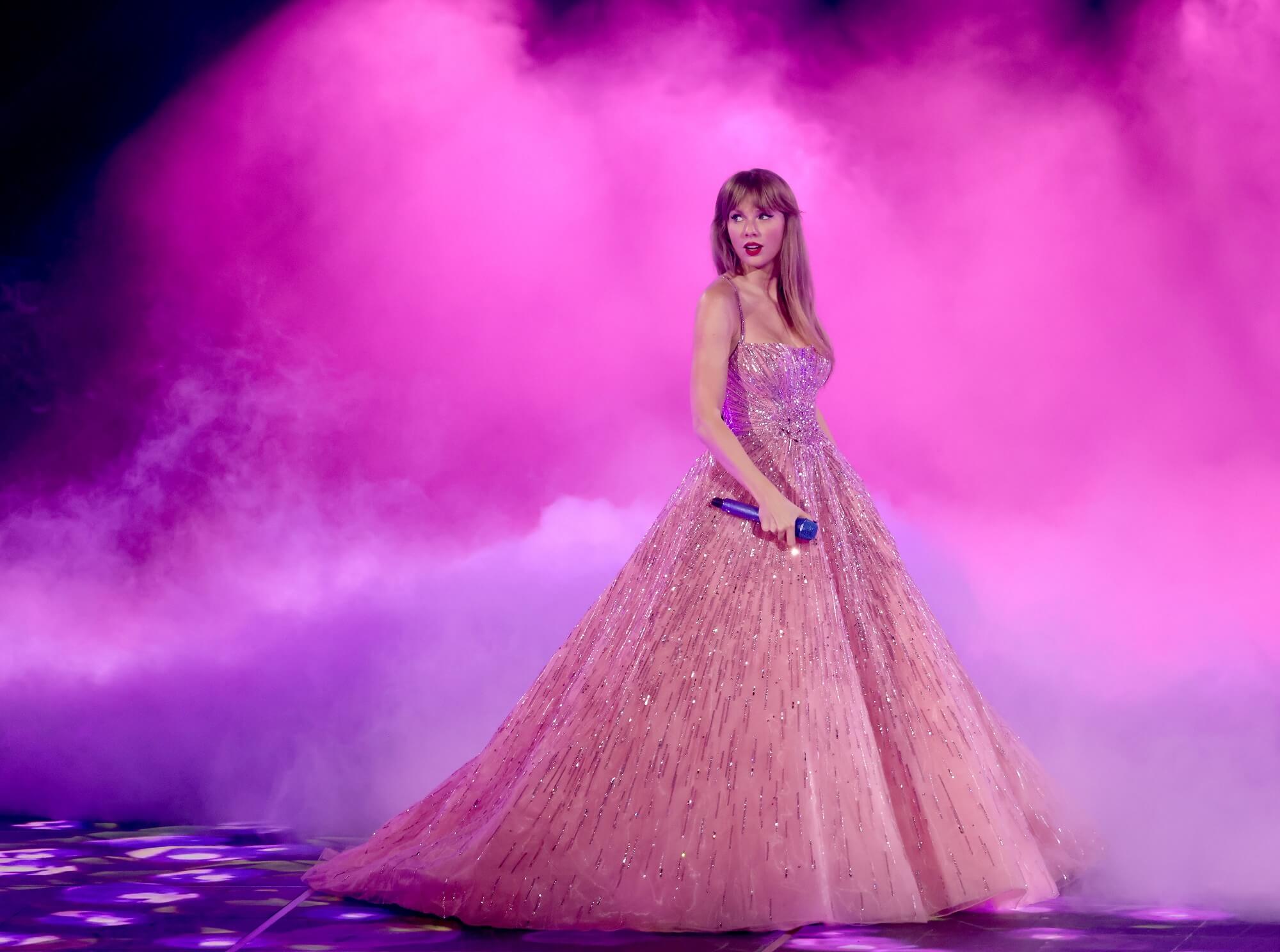 Dress Like Taylor Swift: Leaving a Recording Studio (March 3, 2019