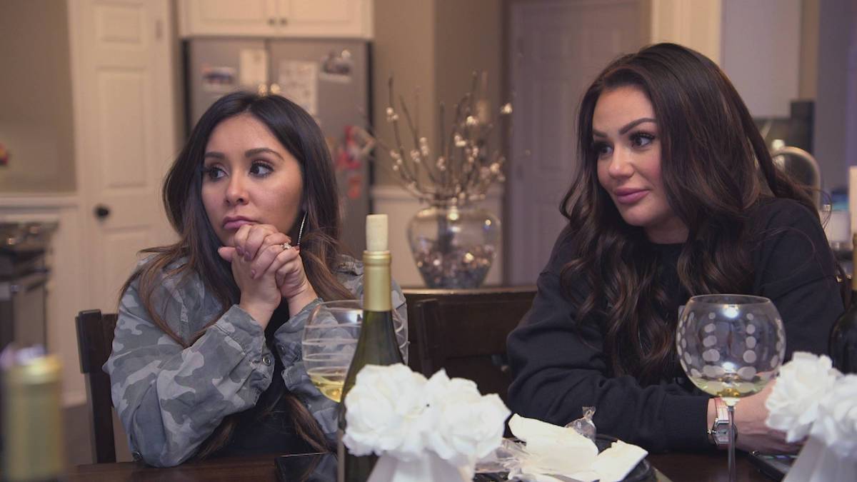 Nicole Snooki Polizzi And Jenni Jwoww Farley Play April Fools Prank On Jersey Shore Fans 2245