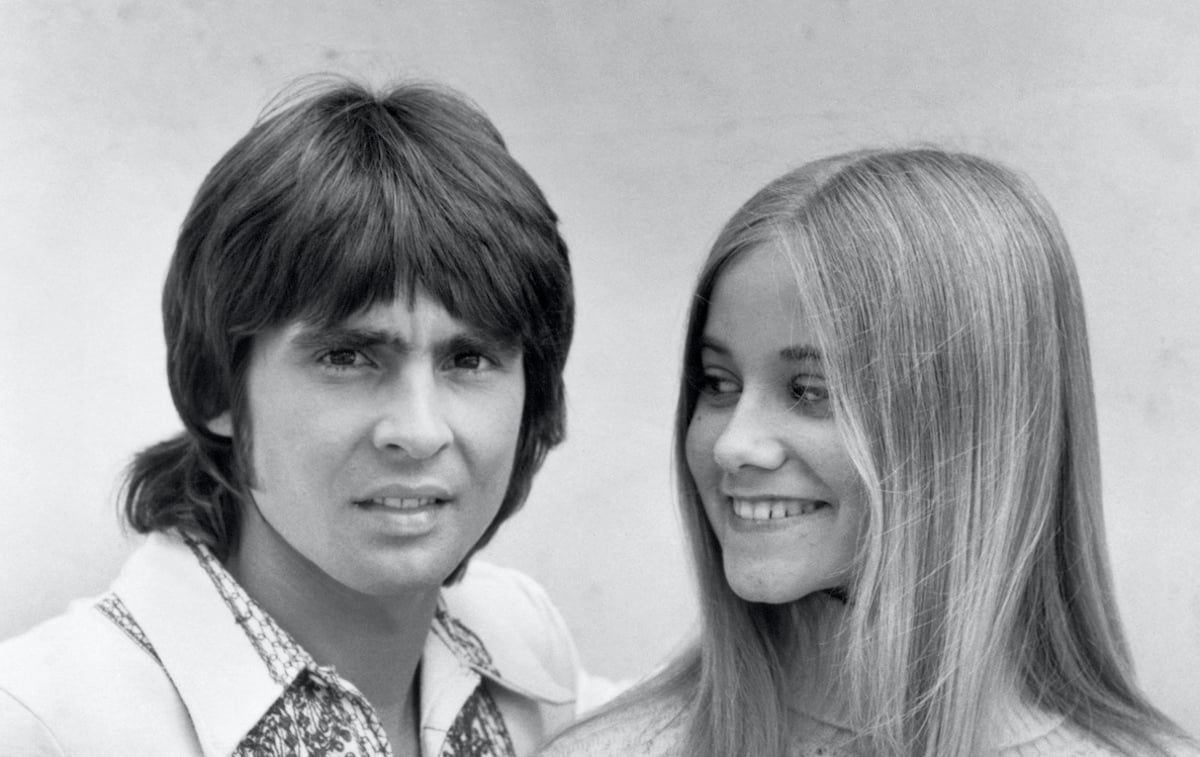 Maureen Mccormicks Heart Fluttered When She Kissed The Monkees Davy Jones On The Brady Bunch