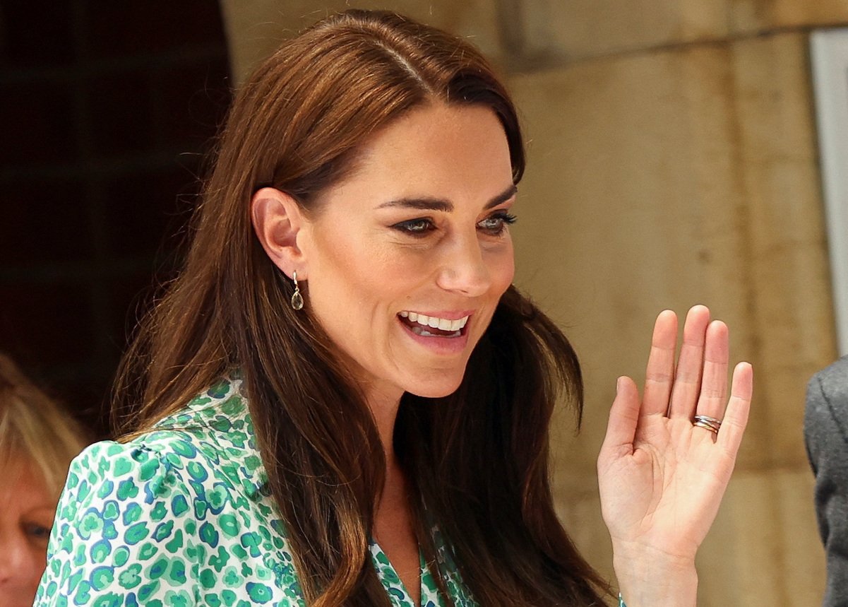 Kate Middleton waving