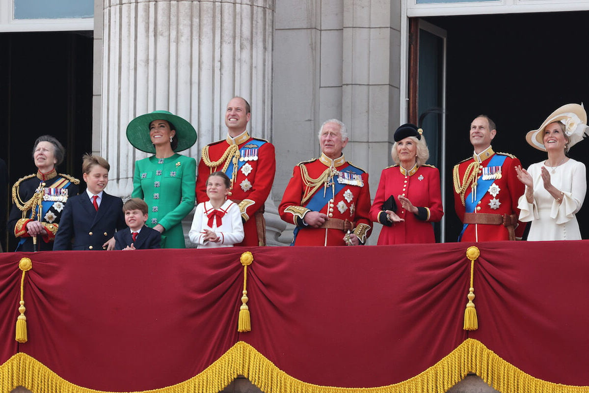 Lip readers reveal what king, queen said to each other on balcony