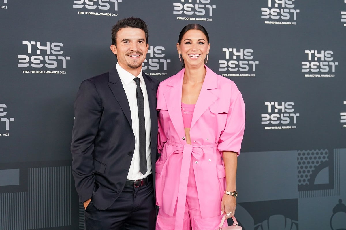 Alex Morgan Who Has A Higher Net Worth Than Her Husband Servando Carrasco Smile On The Green Carpet During The Best FIFA Football Awards ?w=640&h=426