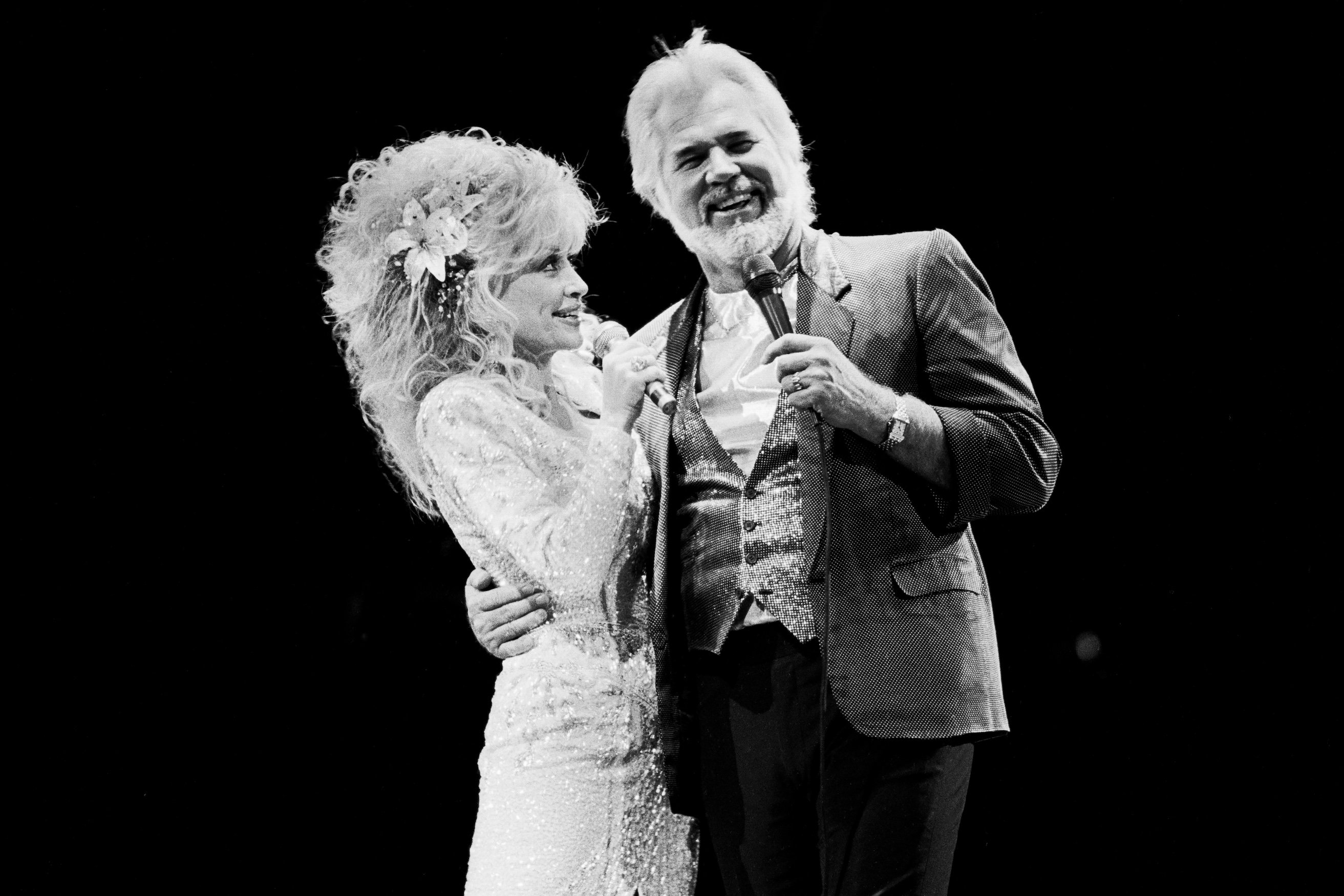 'Islands in the Stream' Dolly Parton Reflects on Kenny Rogers Duet 40