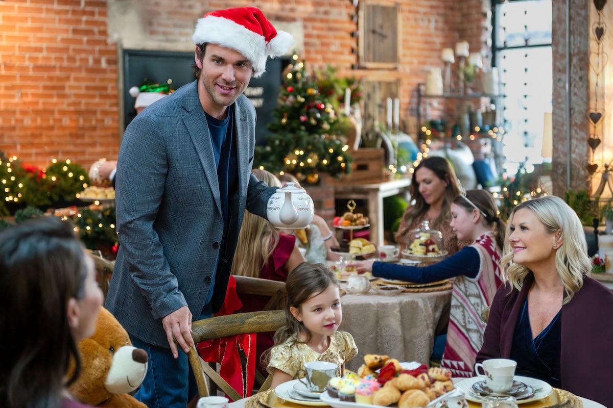 'When Calls the Heart' Stars Get in the Holiday Spirit With New 2023 ...