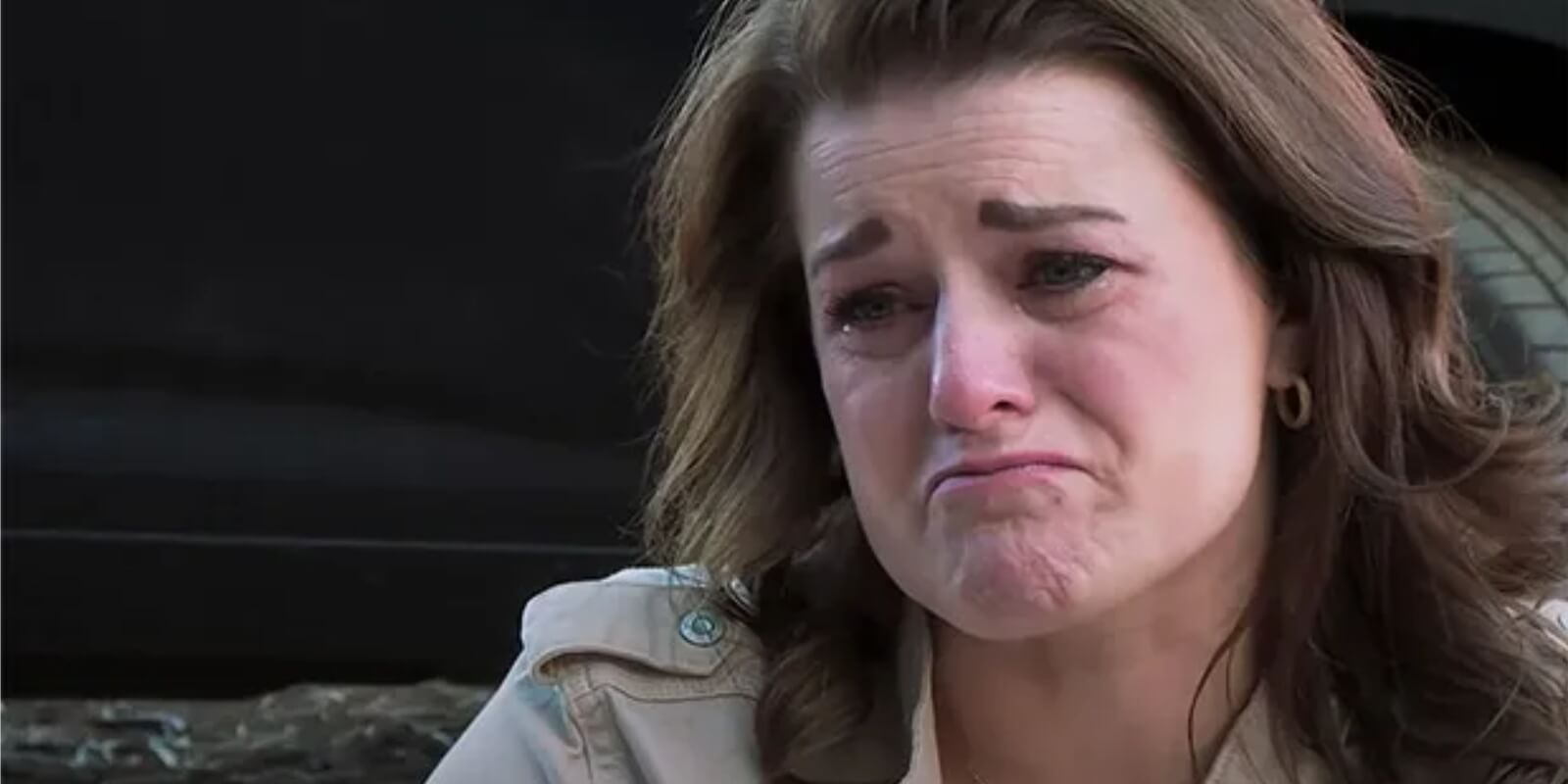 Robyn Brown cries during a trailer for season 18 of TLC's 'Sister Wives.'