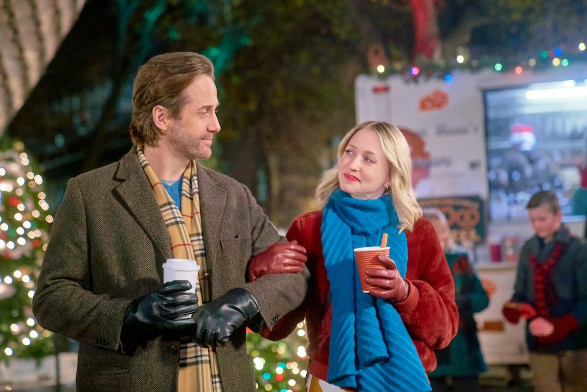 'When Calls The Heart' Stars Get In The Holiday Spirit With New 2023 ...