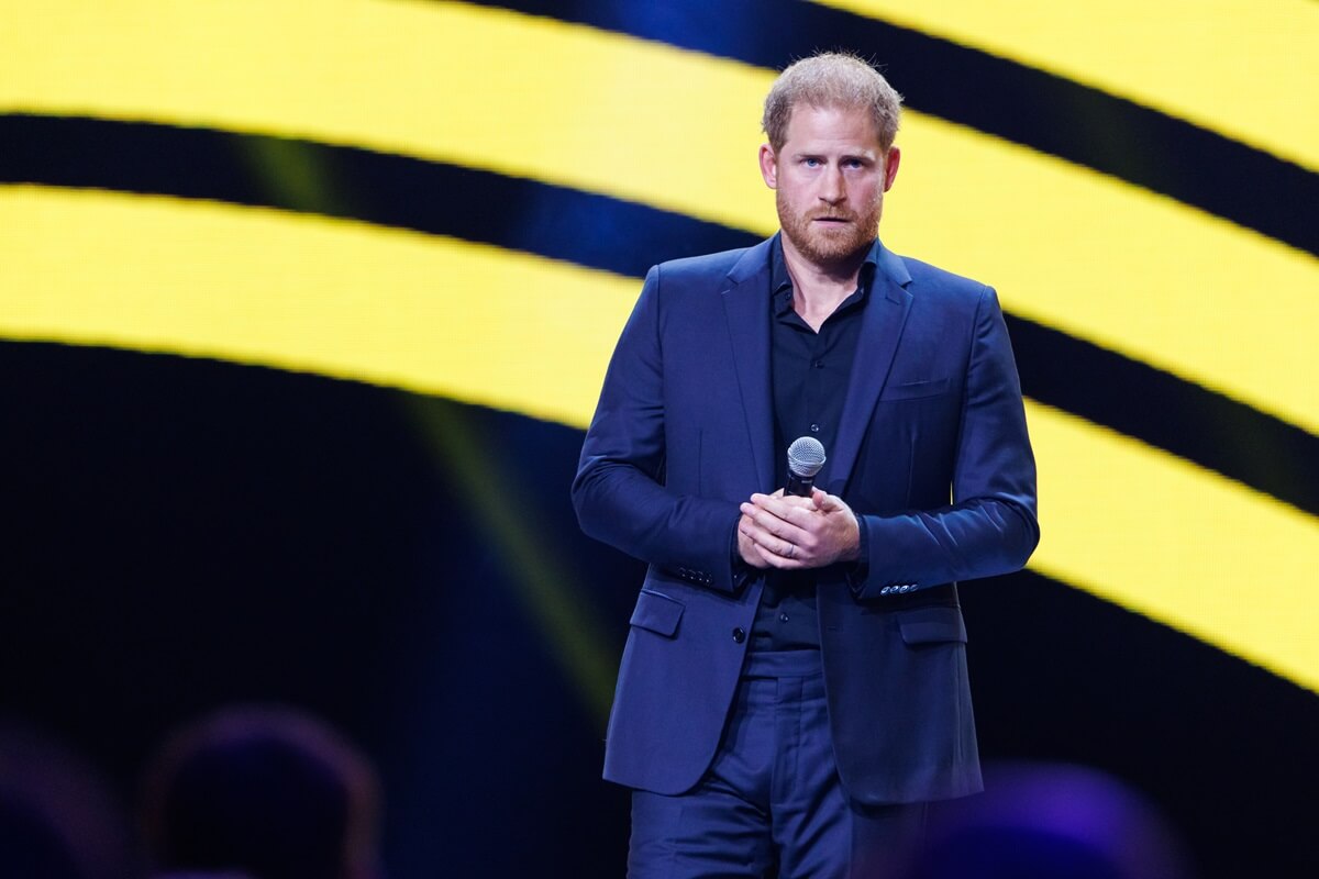 Prince Harry onstage the closing ceremony of the Invictus Games Düsseldorf 2023