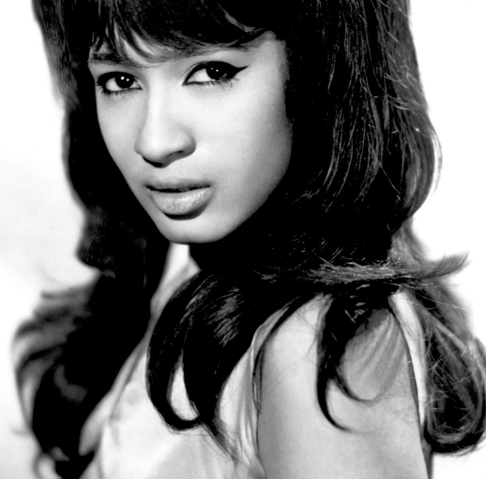 John Lennon Wanted to Be The Ronettes' Ronnie Spector on 1 Album